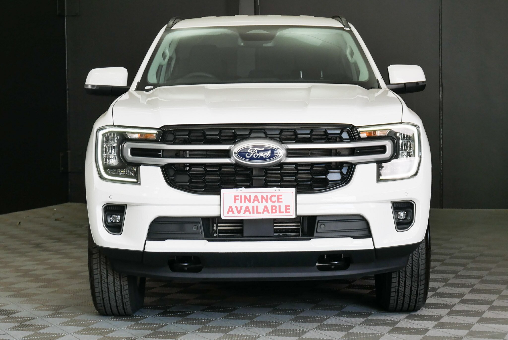 Ford Everest image 2