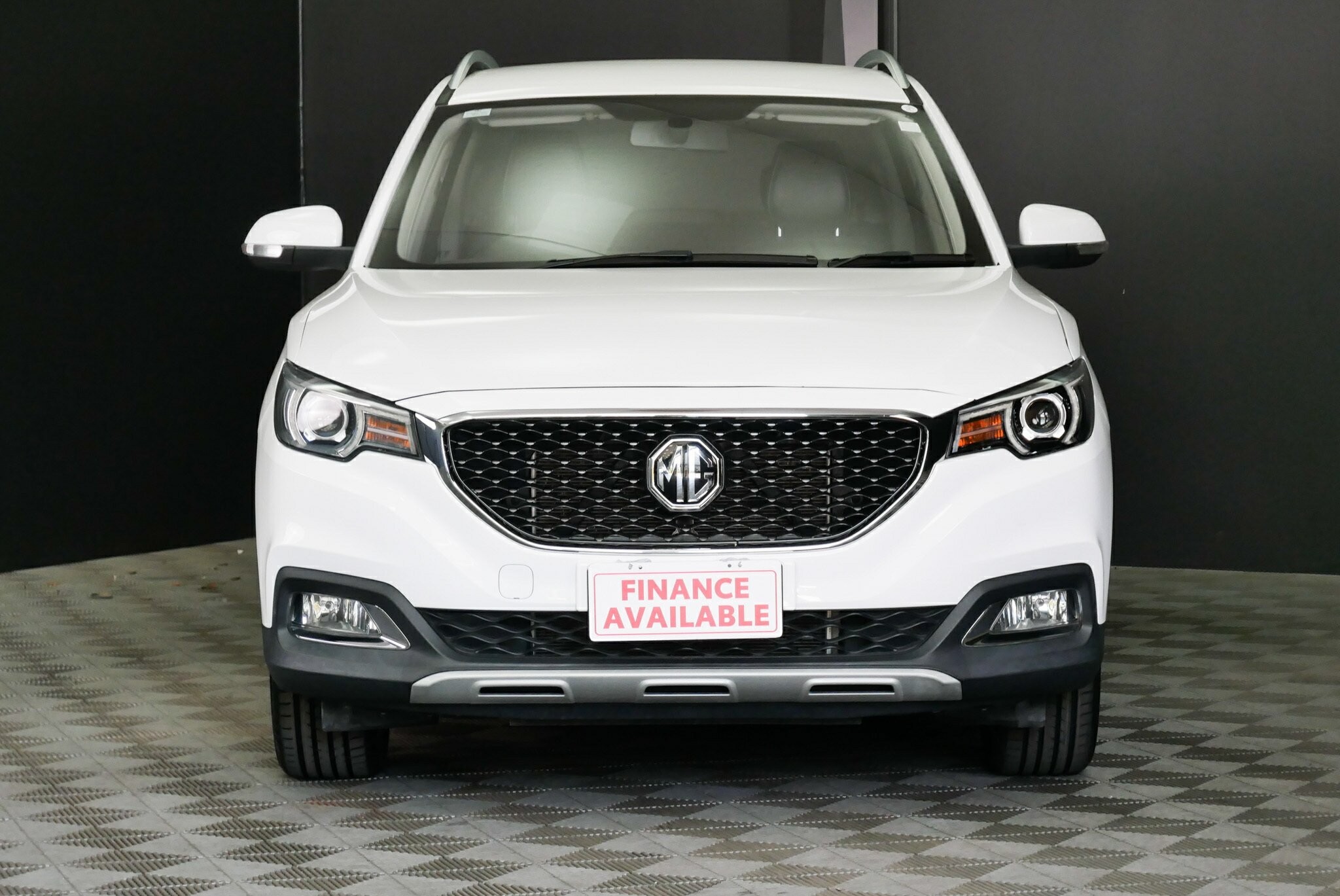 MG Zs image 2