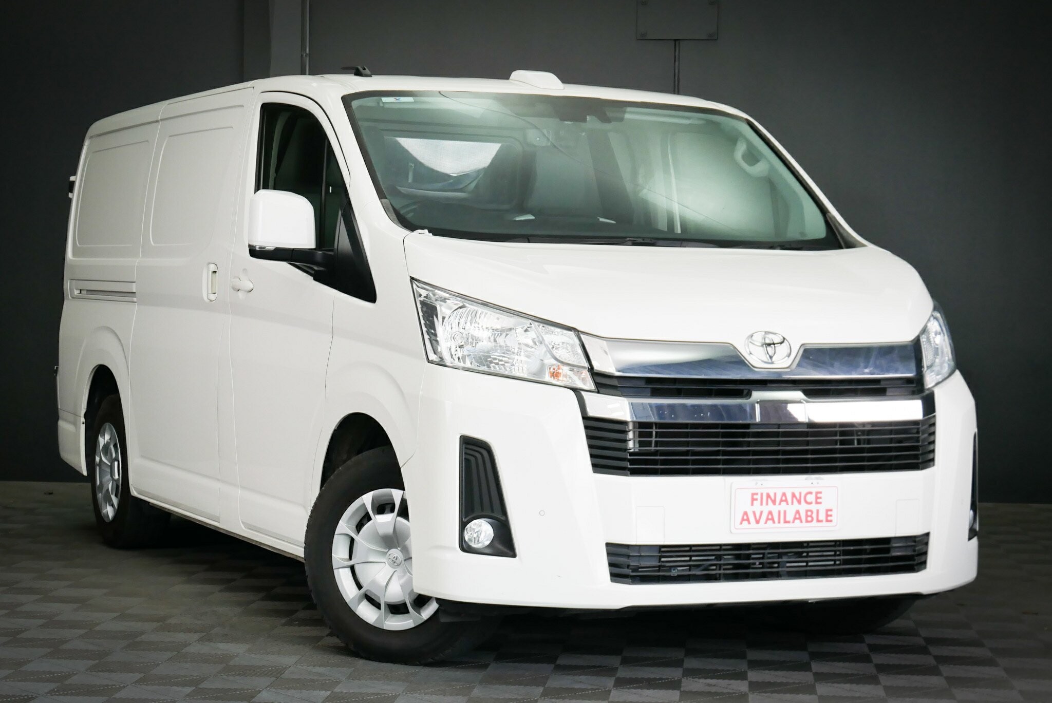 Toyota Hiace image 1