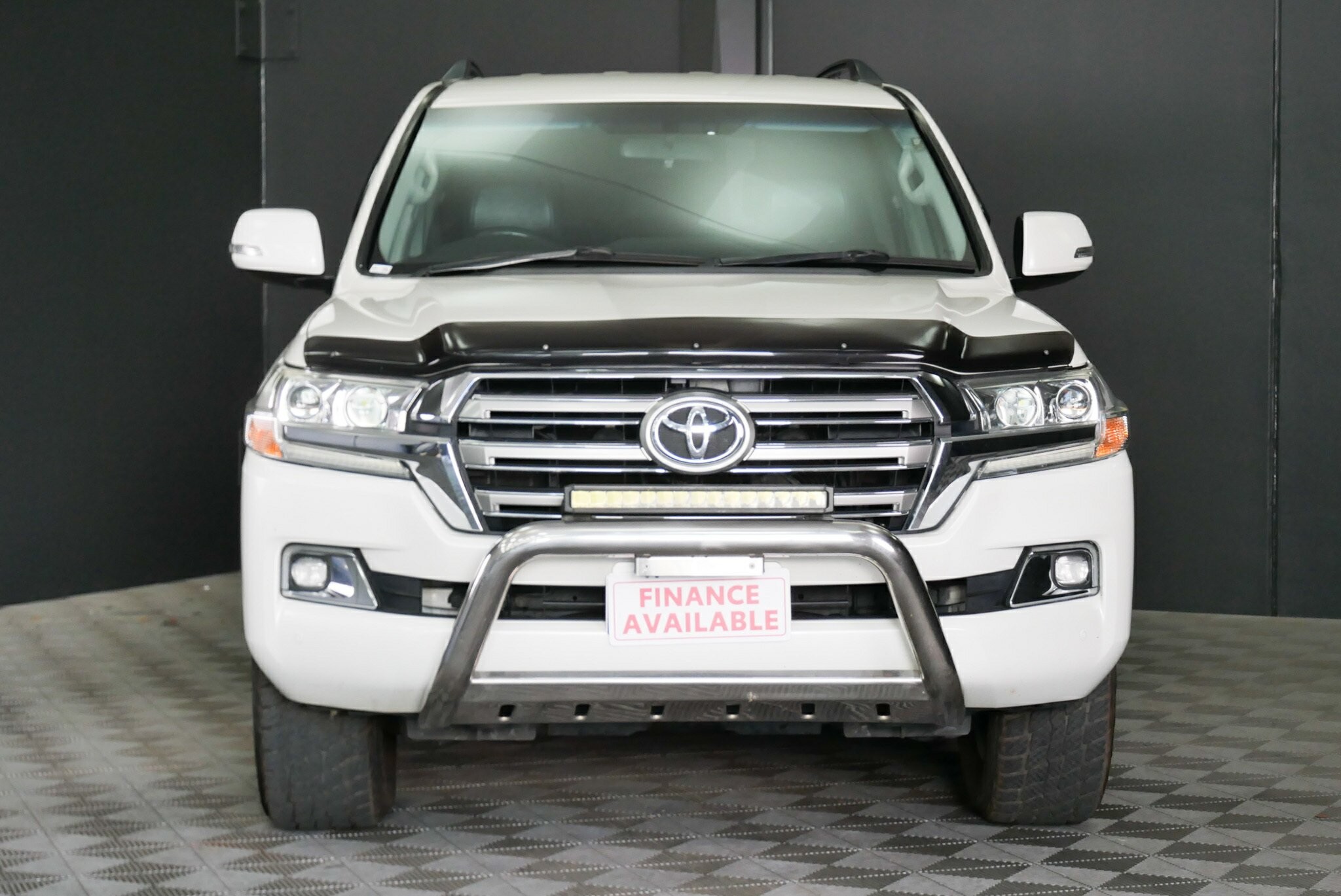 Toyota Landcruiser image 2