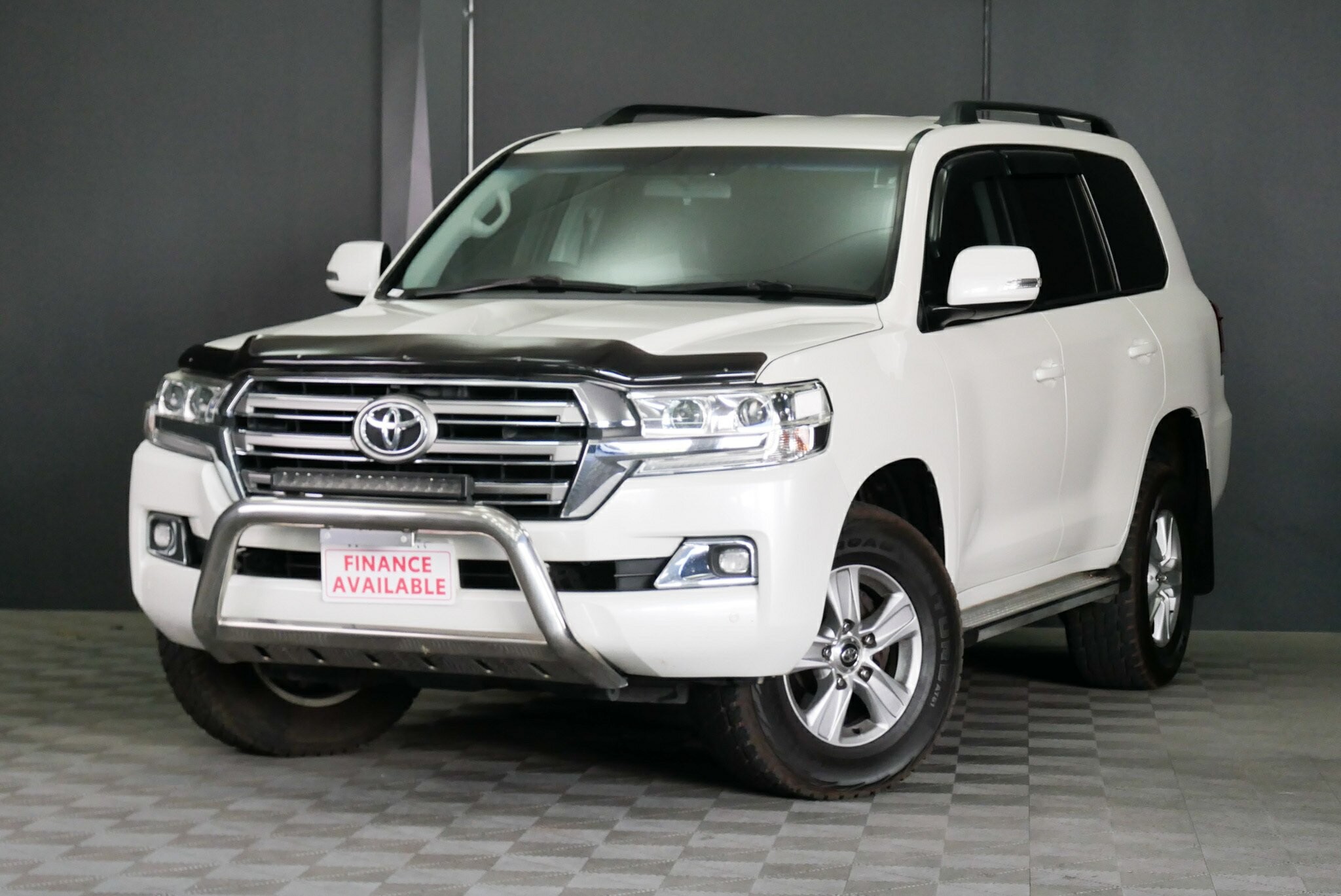 Toyota Landcruiser image 3