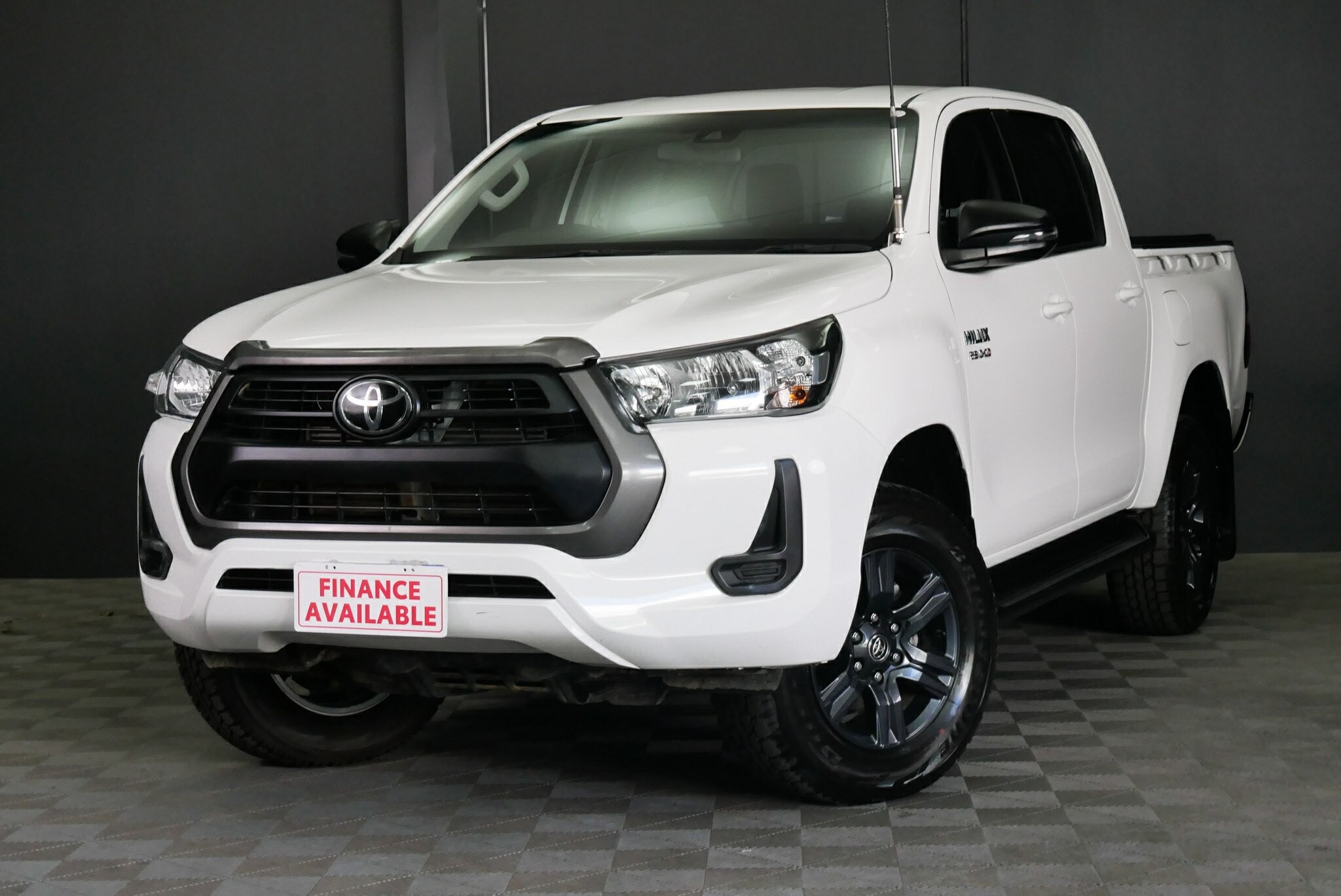 Toyota Hilux image 3