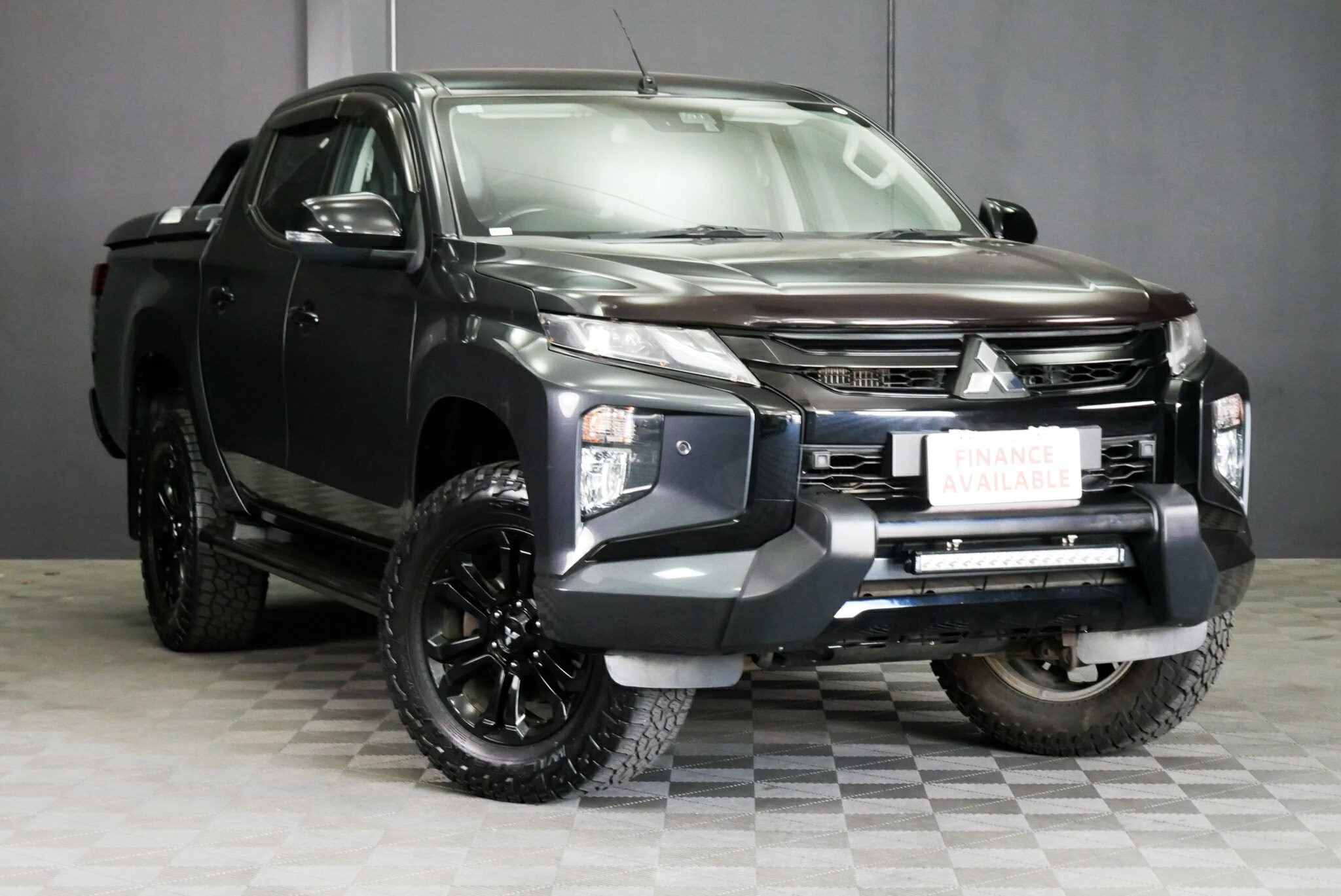 Mitsubishi Triton image 1