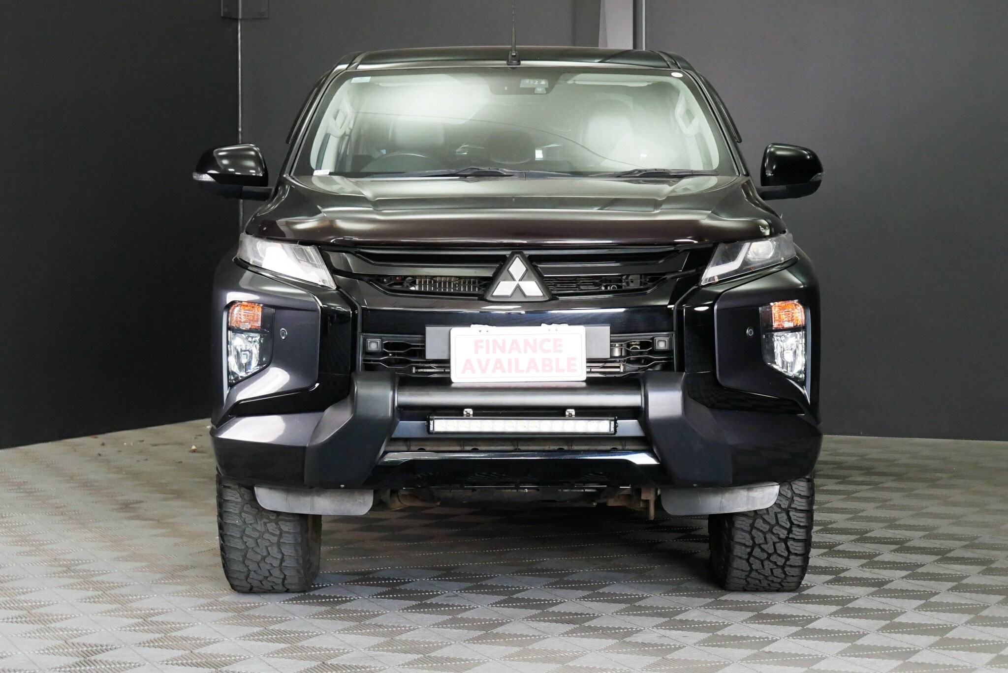 Mitsubishi Triton image 2