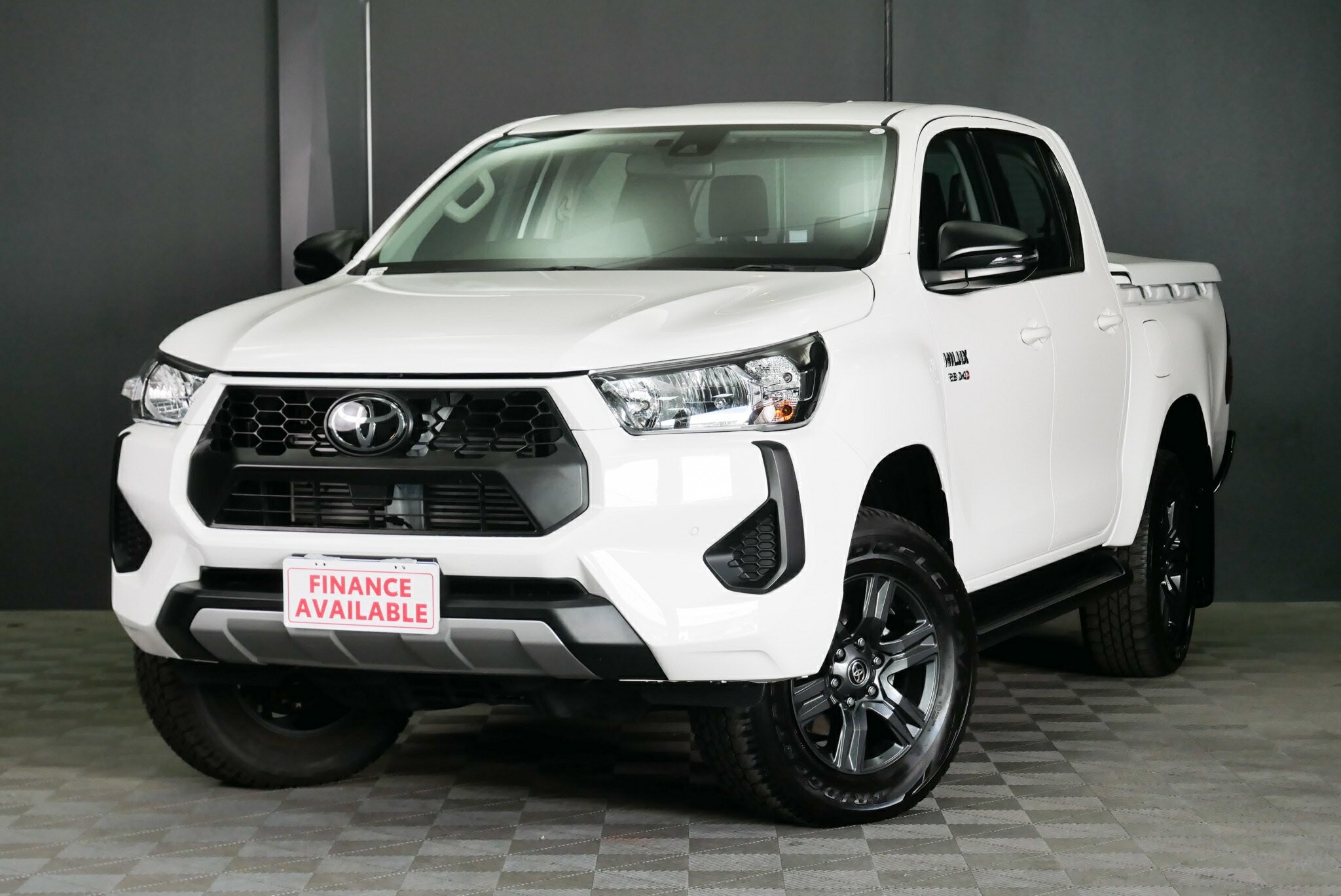 Toyota Hilux image 3
