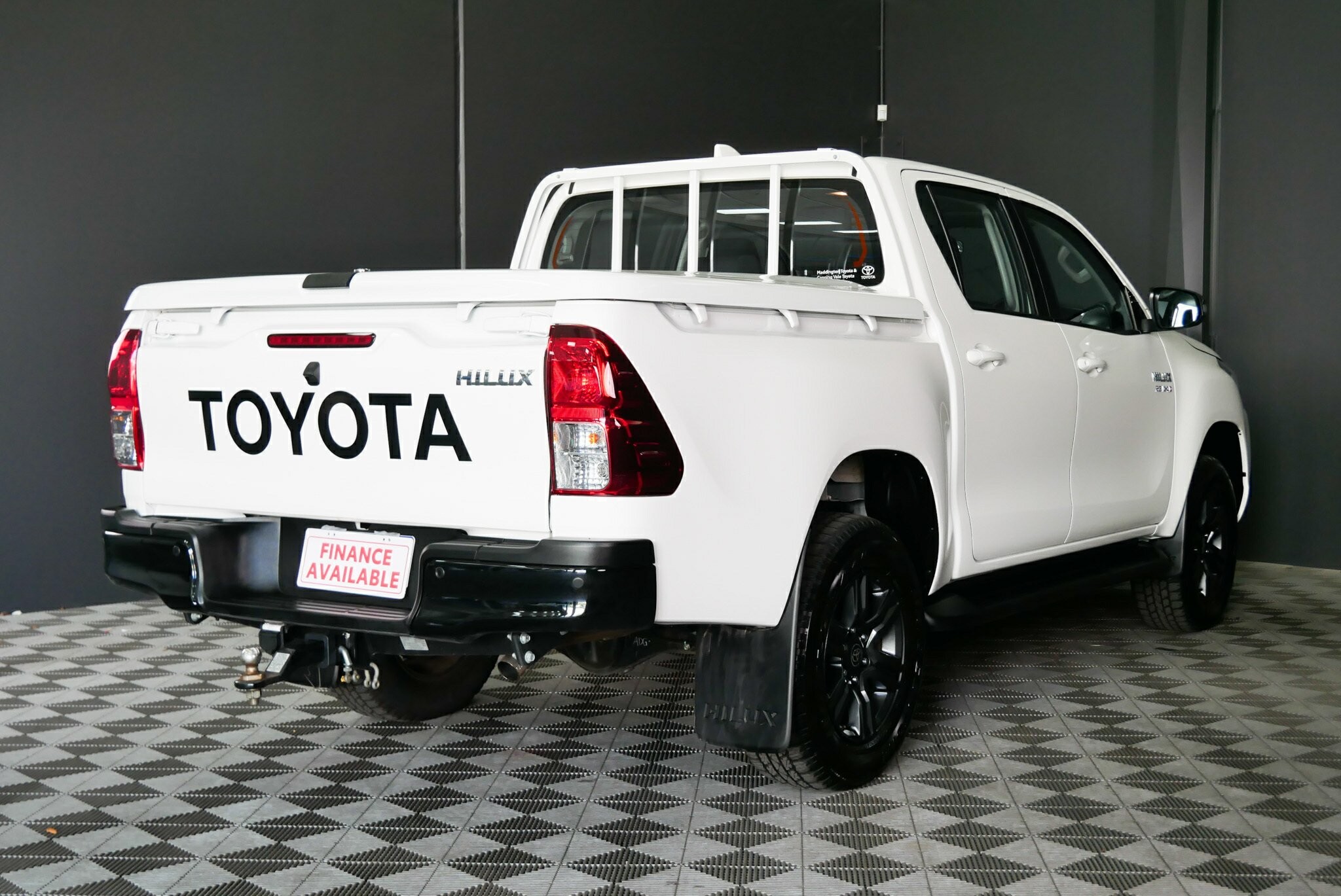 Toyota Hilux image 4