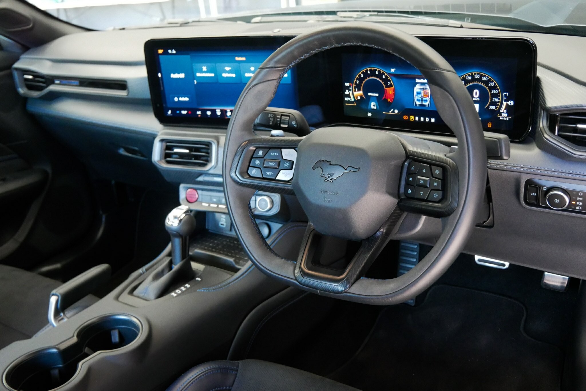 Ford Mustang image 4