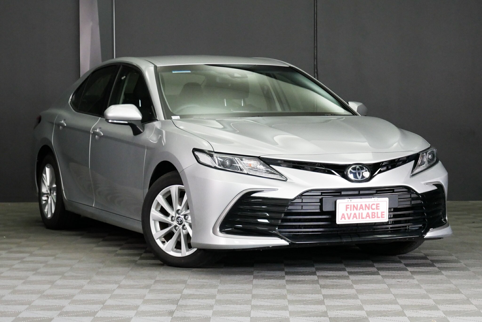 Toyota Camry image 1