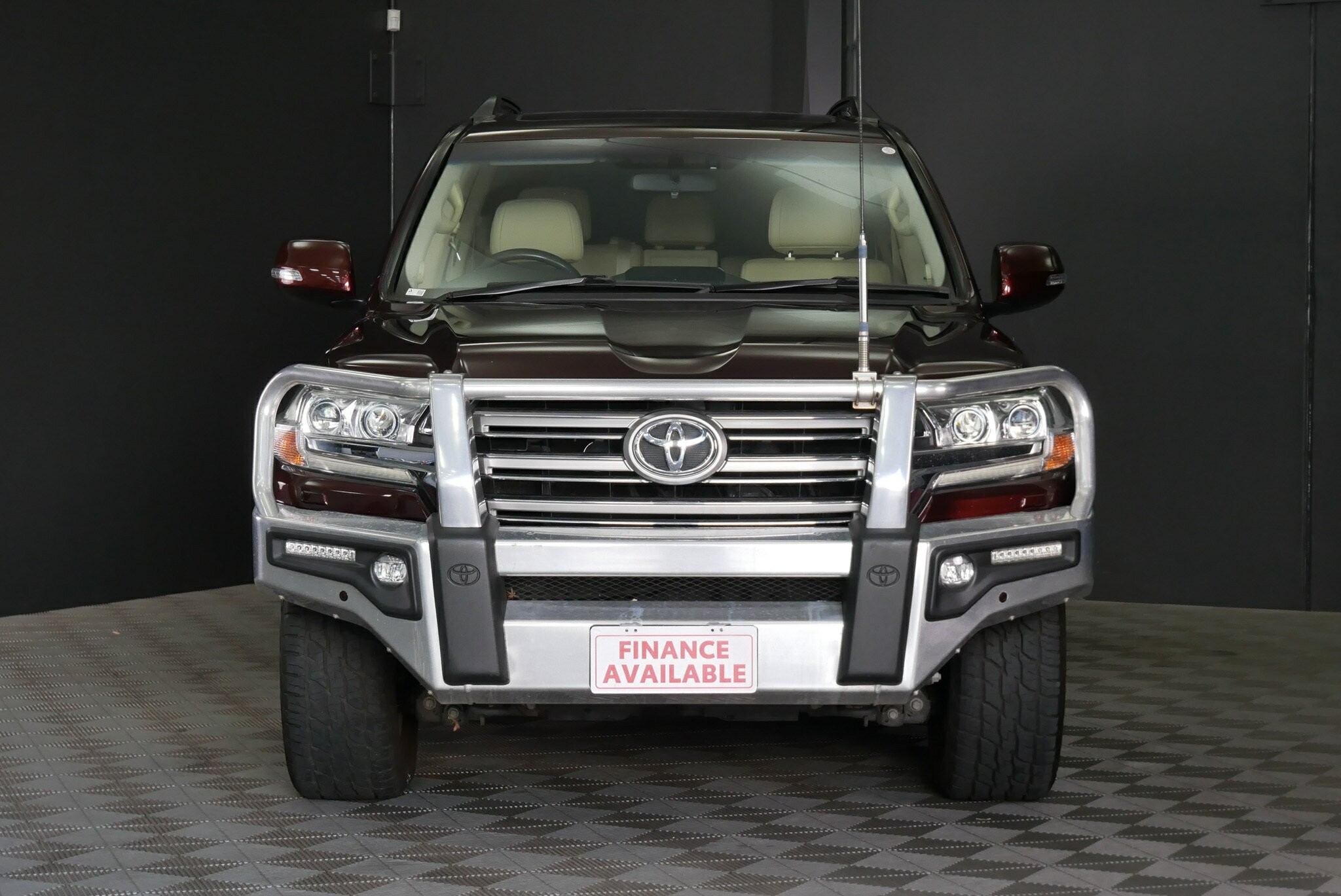 Toyota Landcruiser image 2
