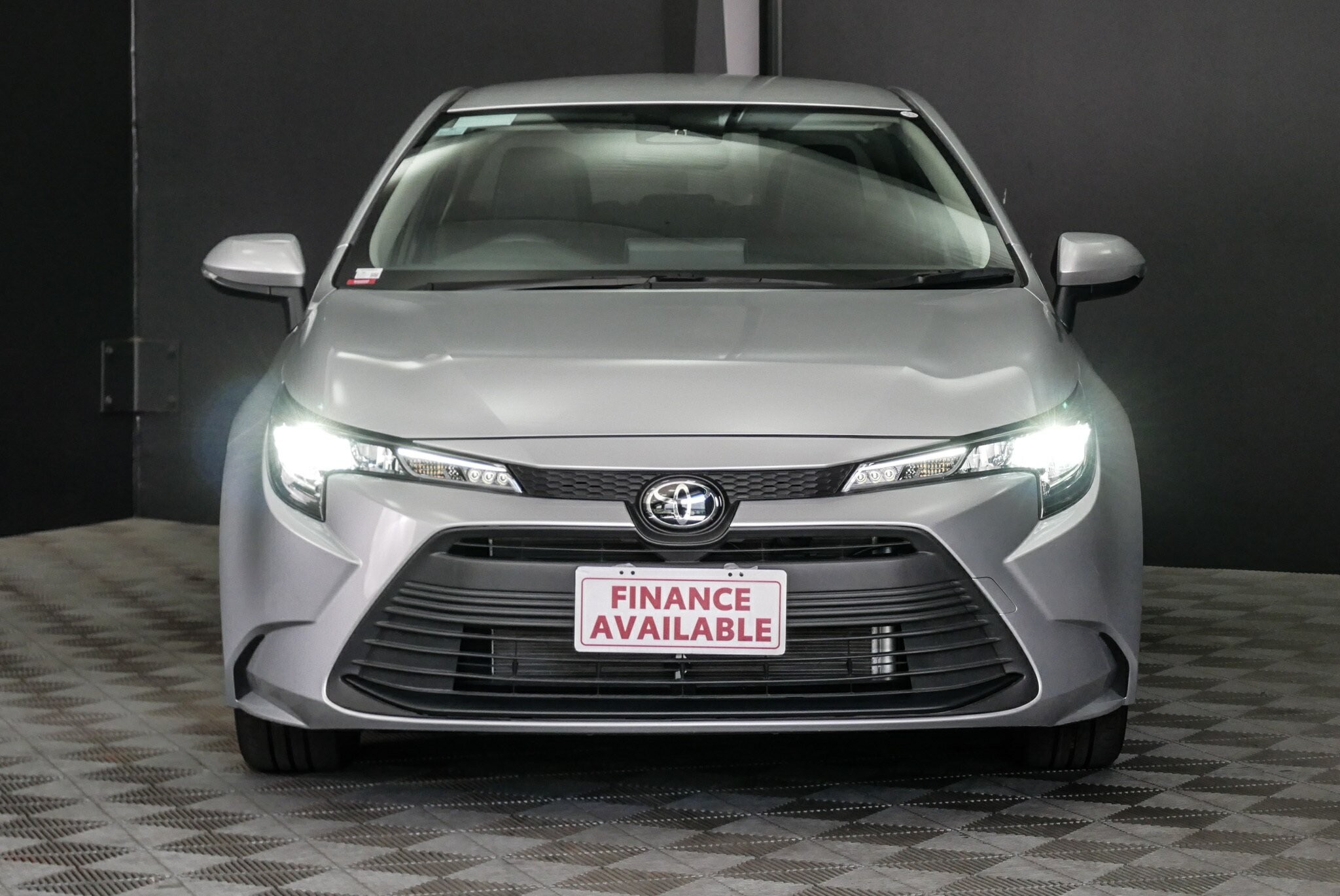 Toyota Corolla image 2