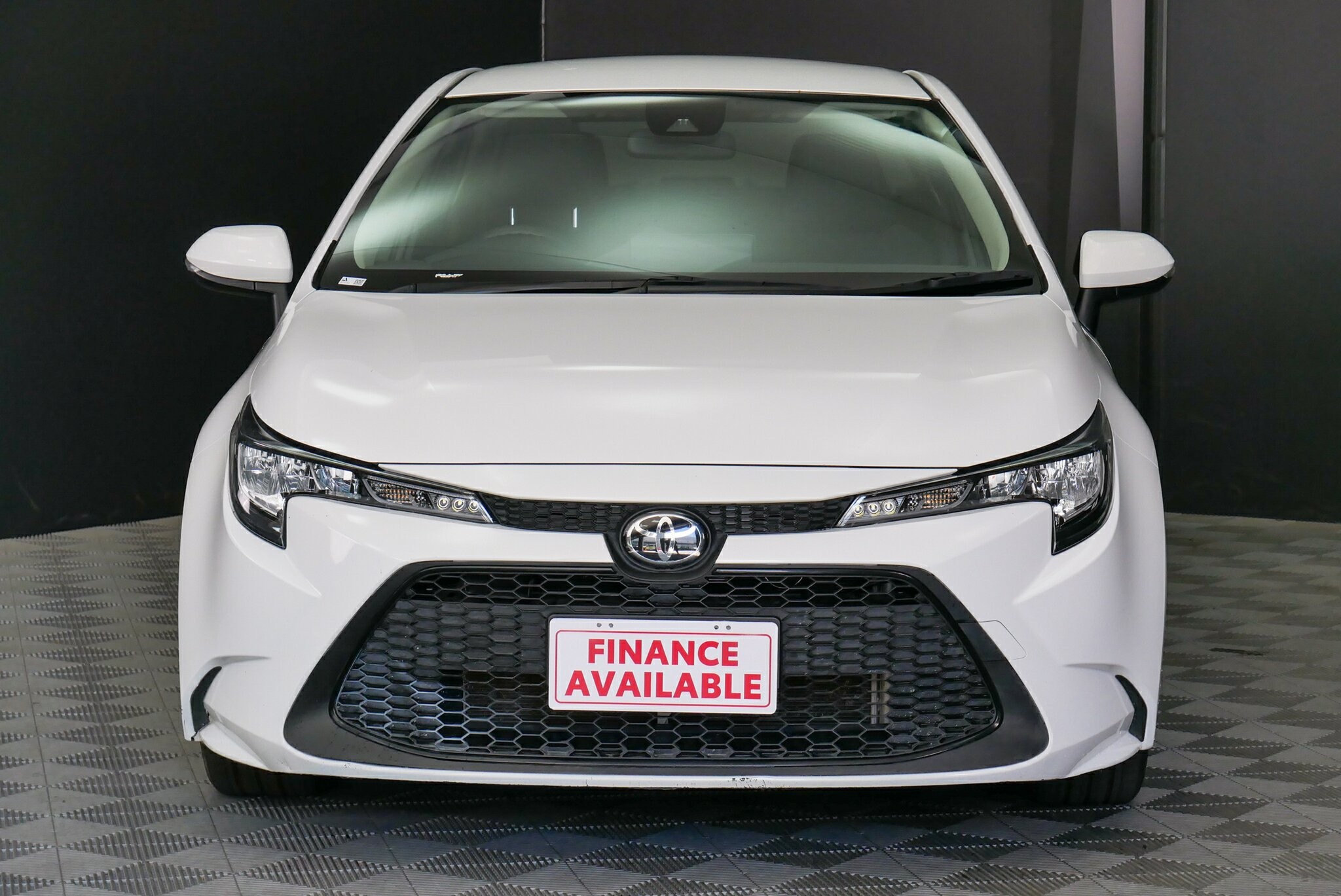 Toyota Corolla image 2