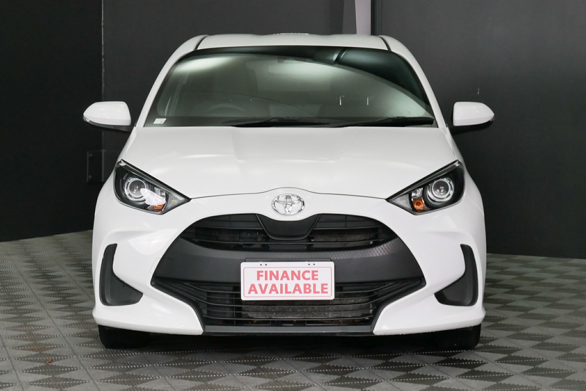 Toyota Yaris image 2