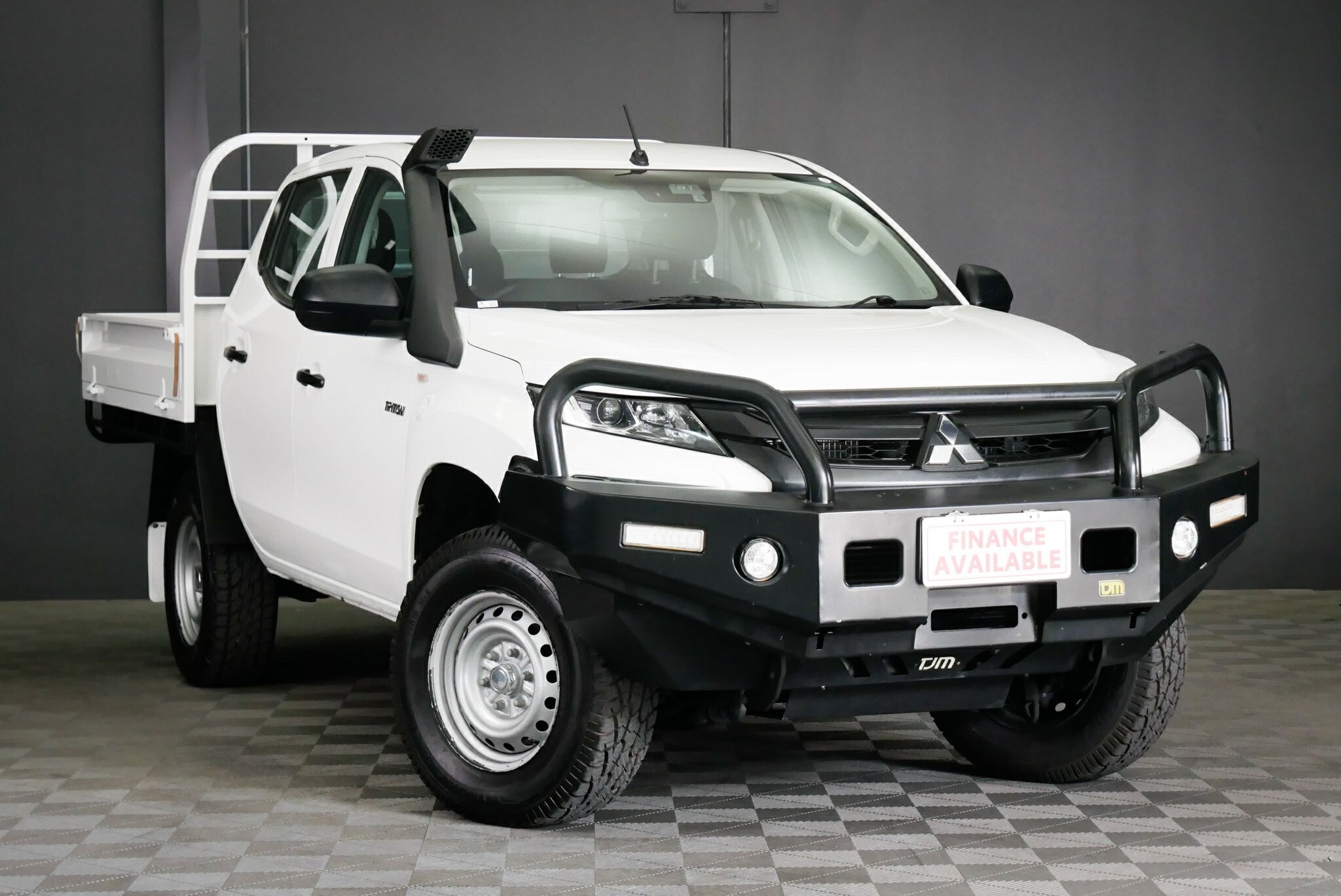 Mitsubishi Triton image 1