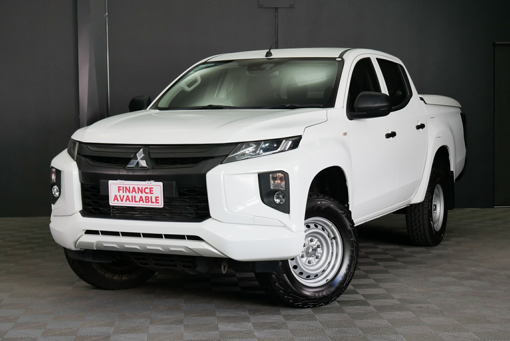 Mitsubishi Triton image 3