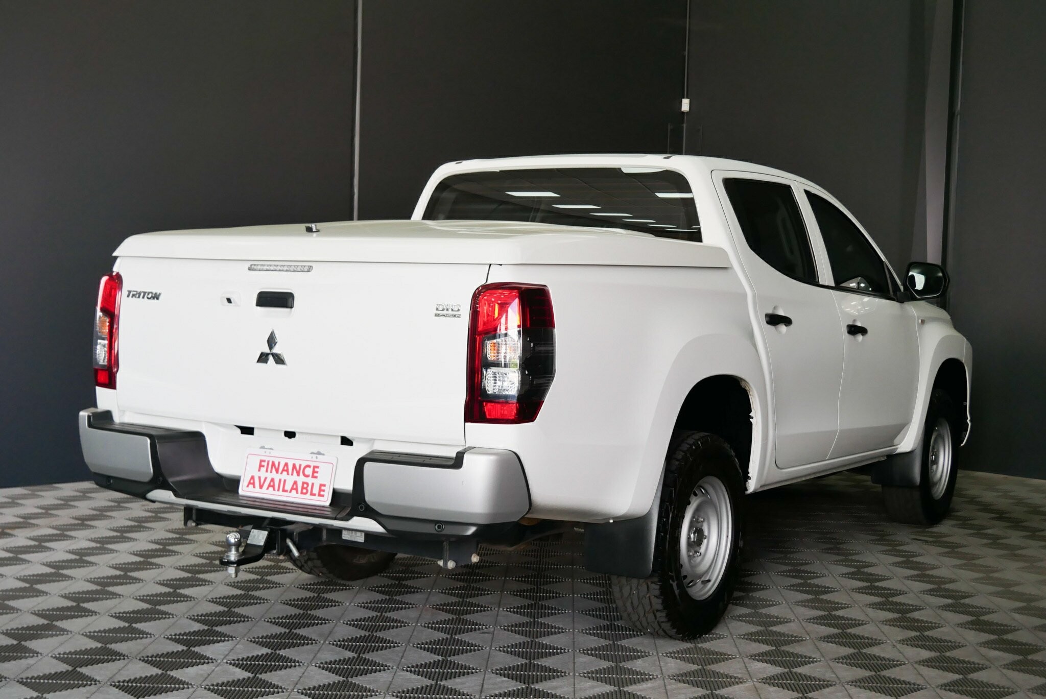 Mitsubishi Triton image 4