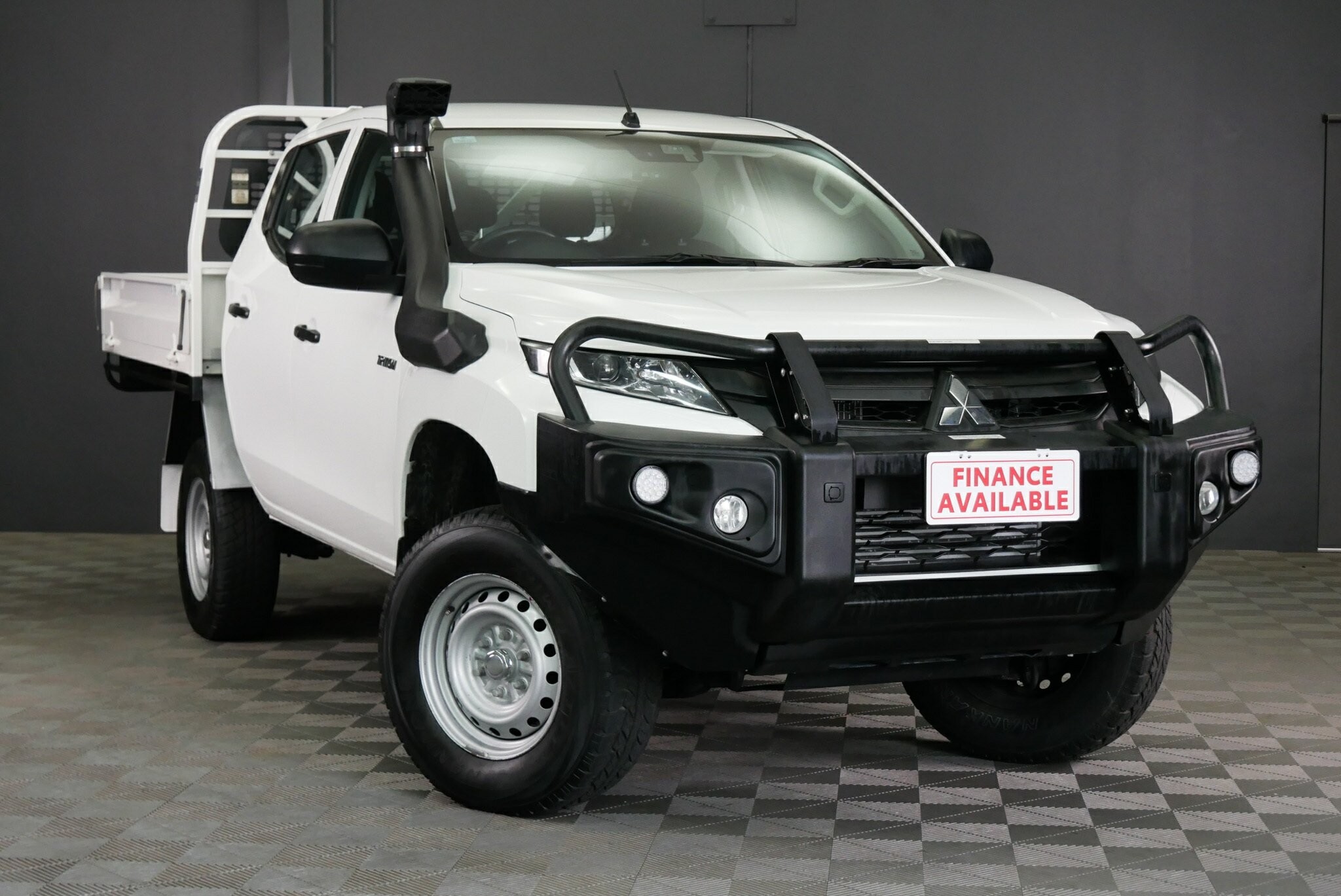 Mitsubishi Triton image 1