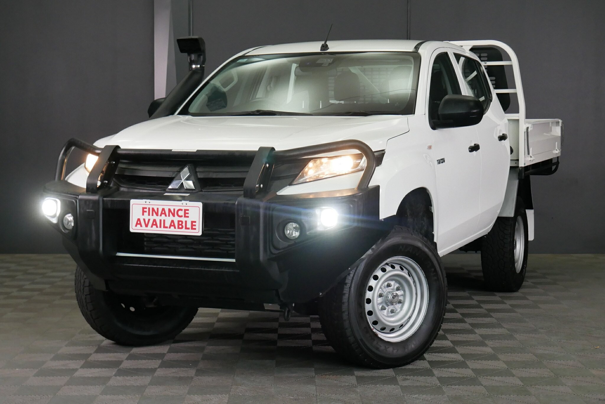 Mitsubishi Triton image 3