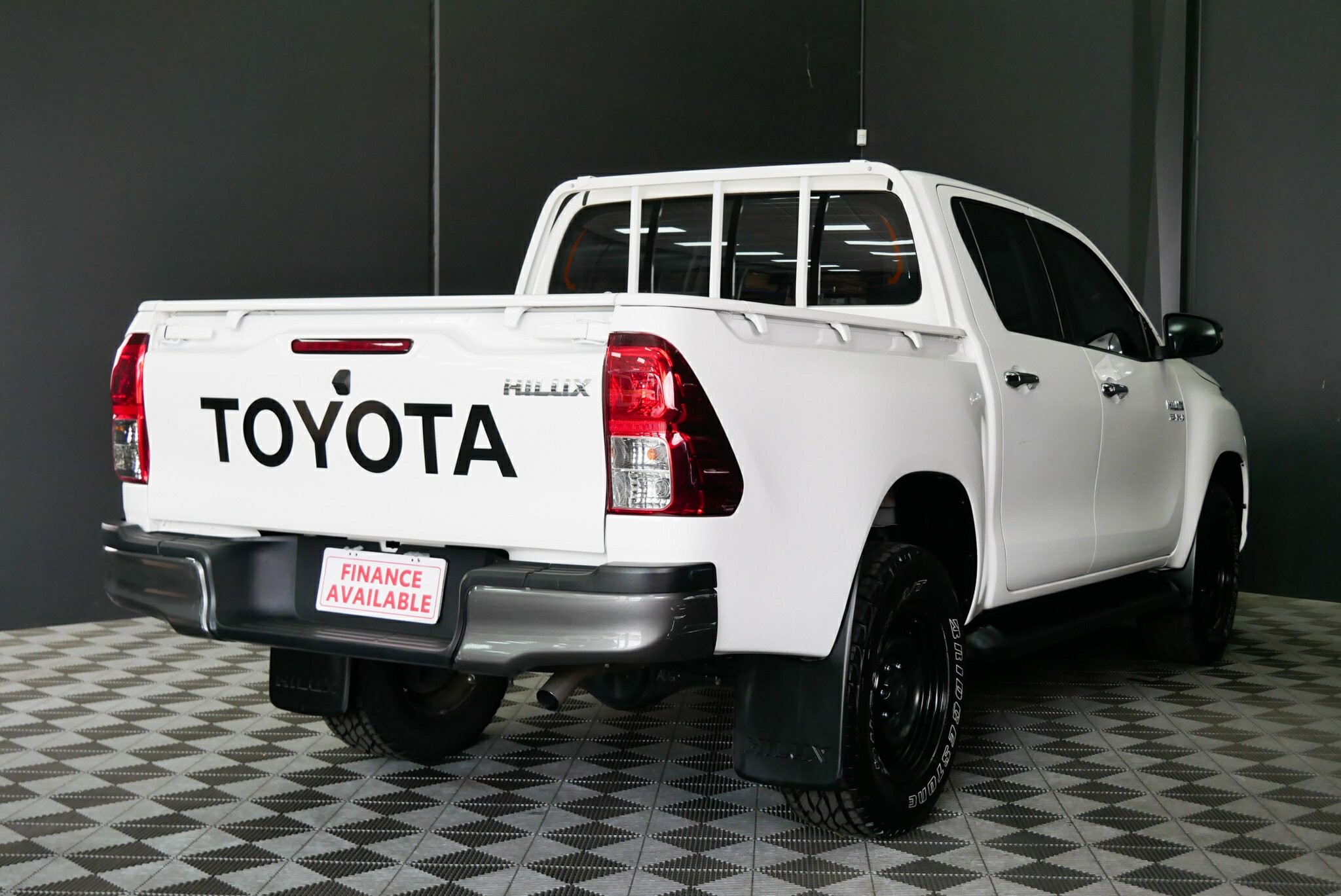 Toyota Hilux image 4