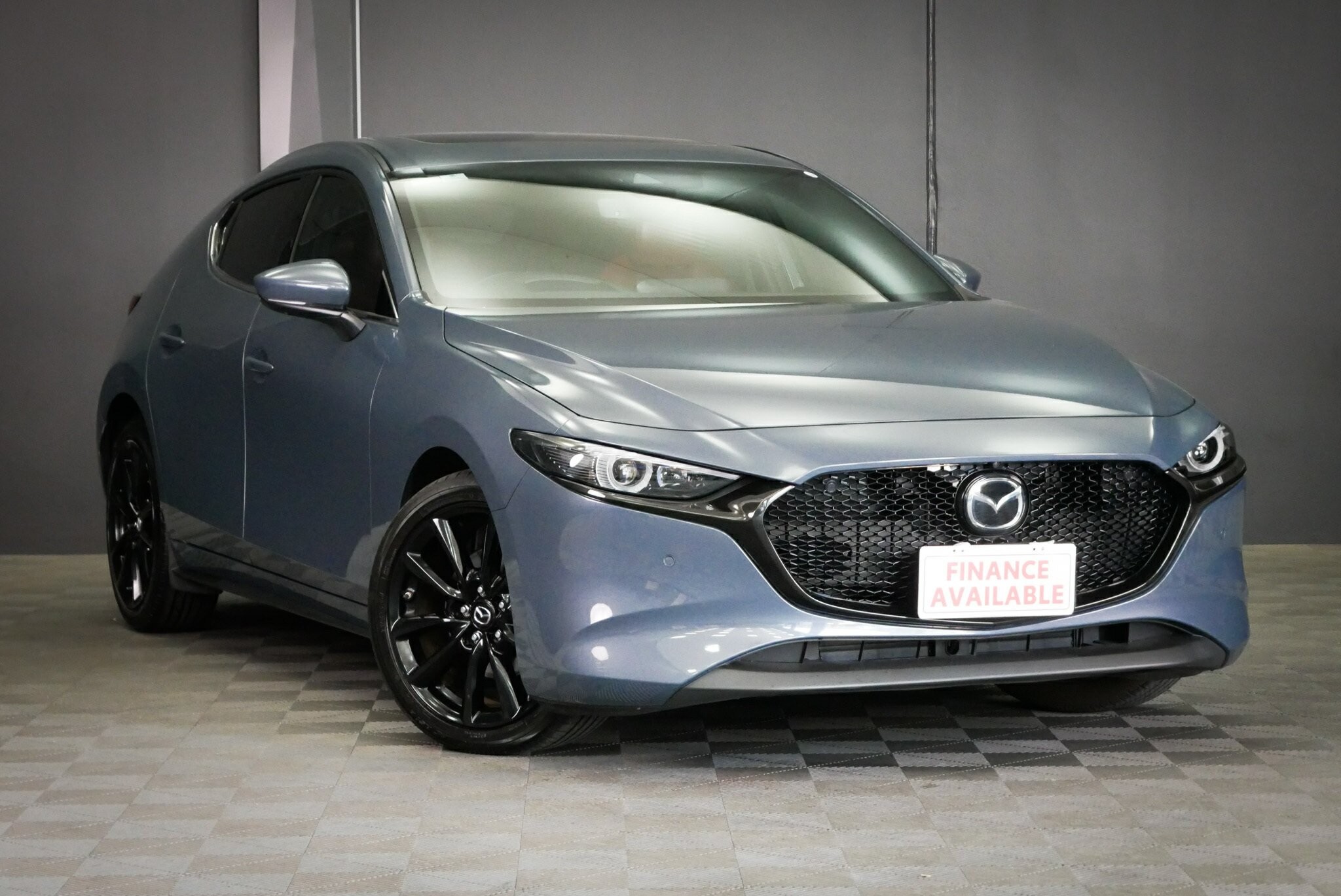 Mazda 3 image 1
