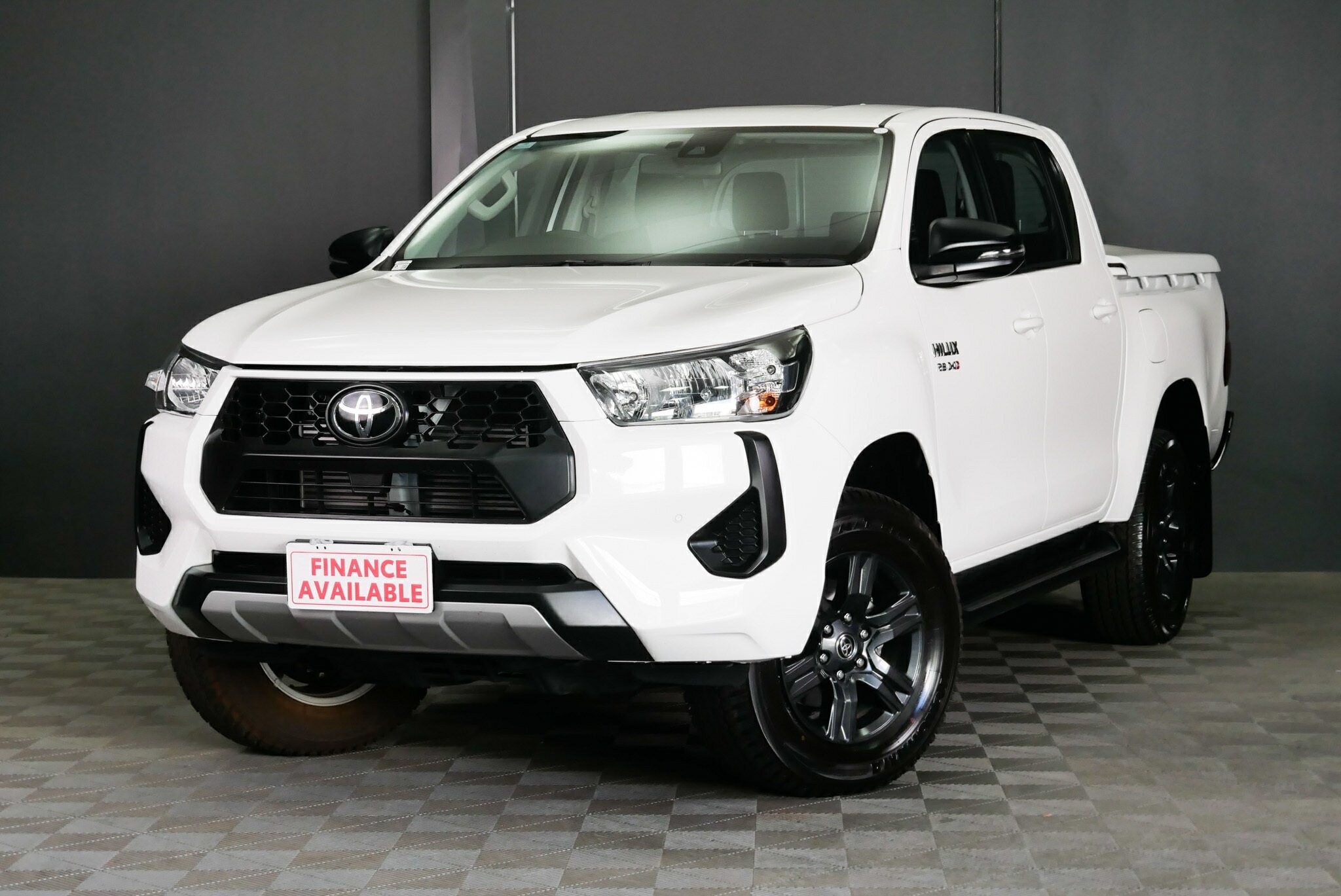 Toyota Hilux image 3