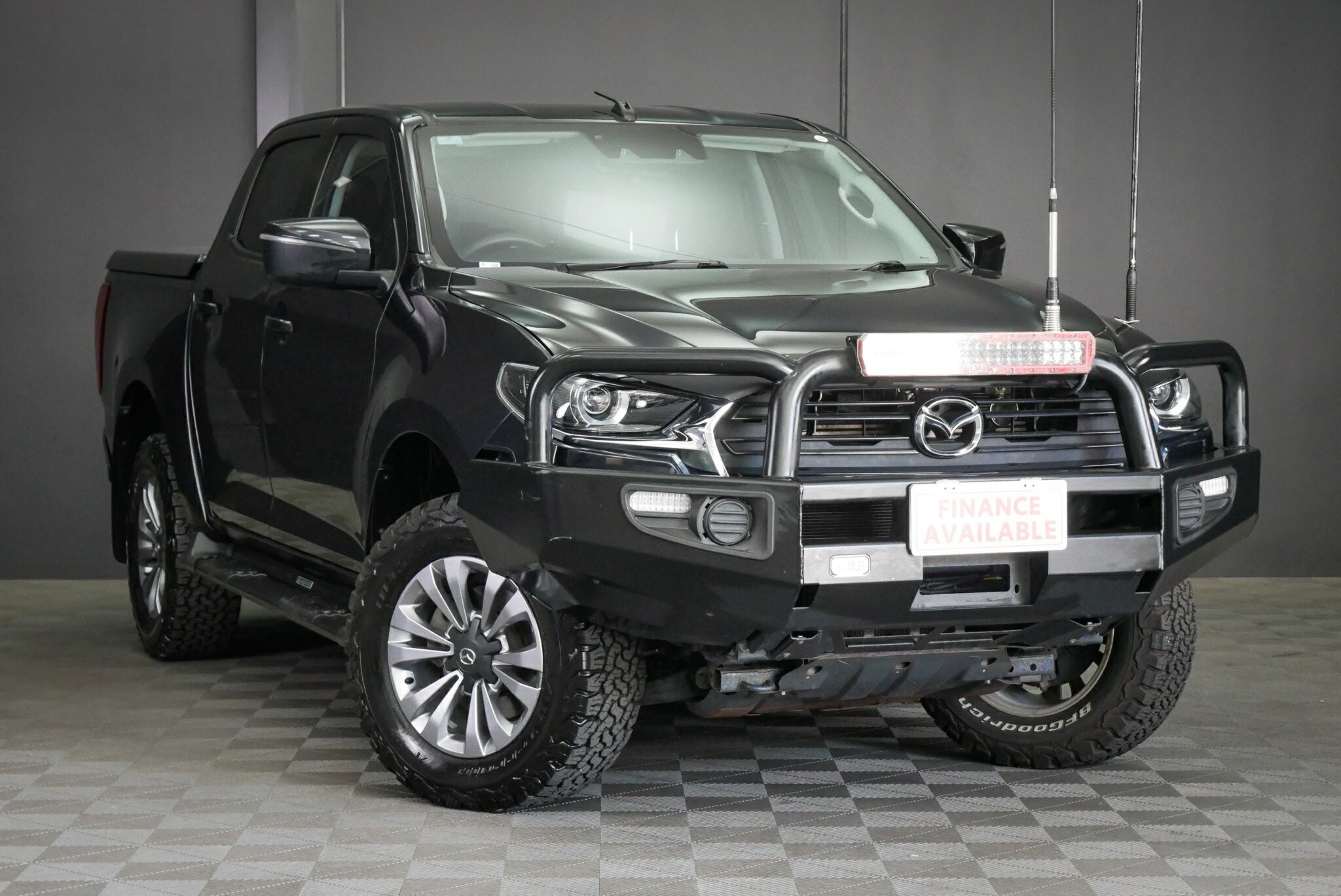 Mazda Bt-50 image 1