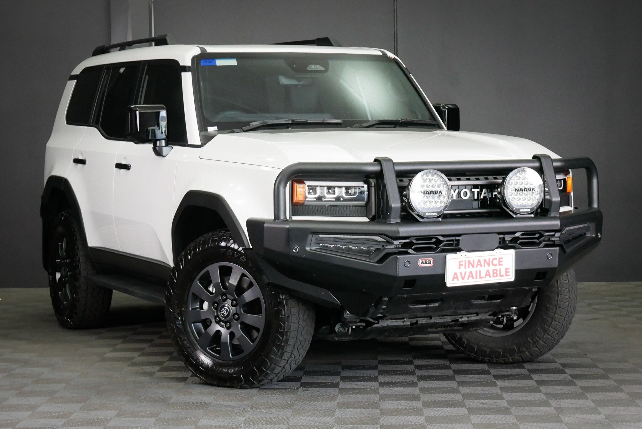 Toyota Landcruiser Prado image 1