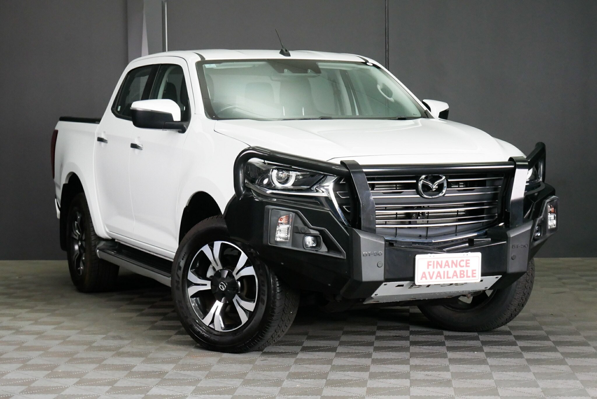 Mazda Bt-50 image 1