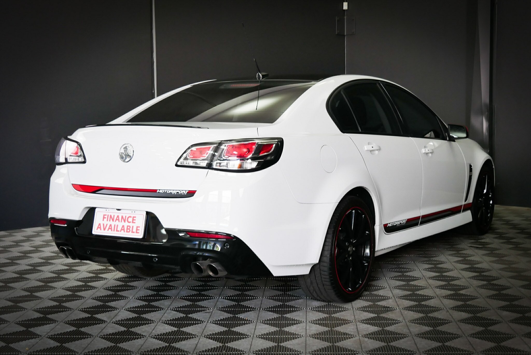 Holden Commodore image 4