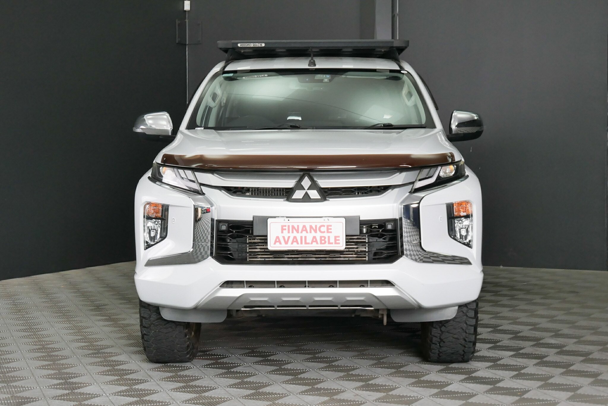 Mitsubishi Triton image 2