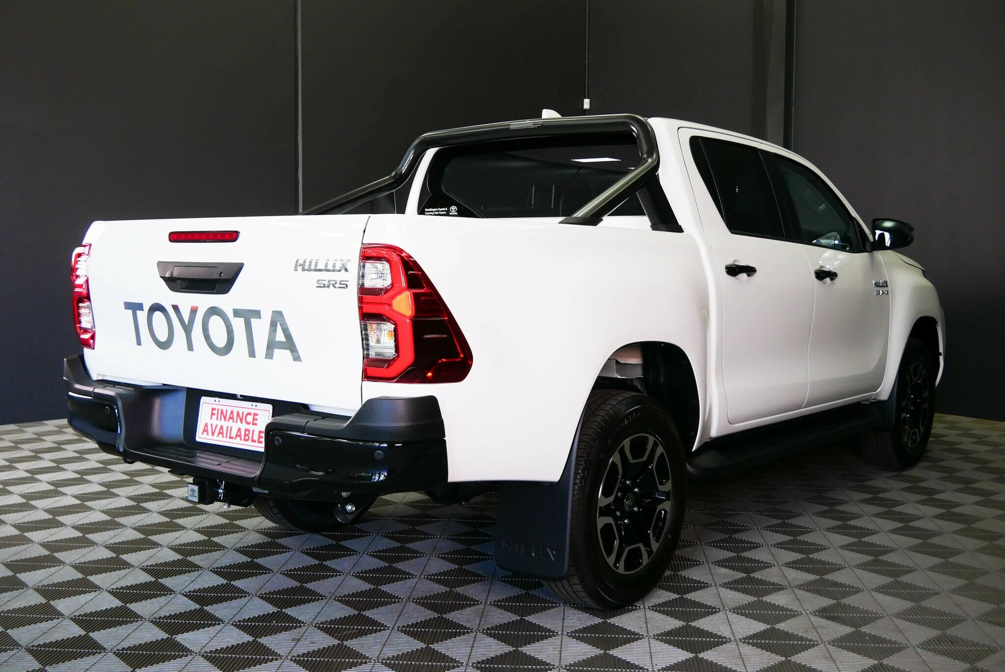 Toyota Hilux image 4