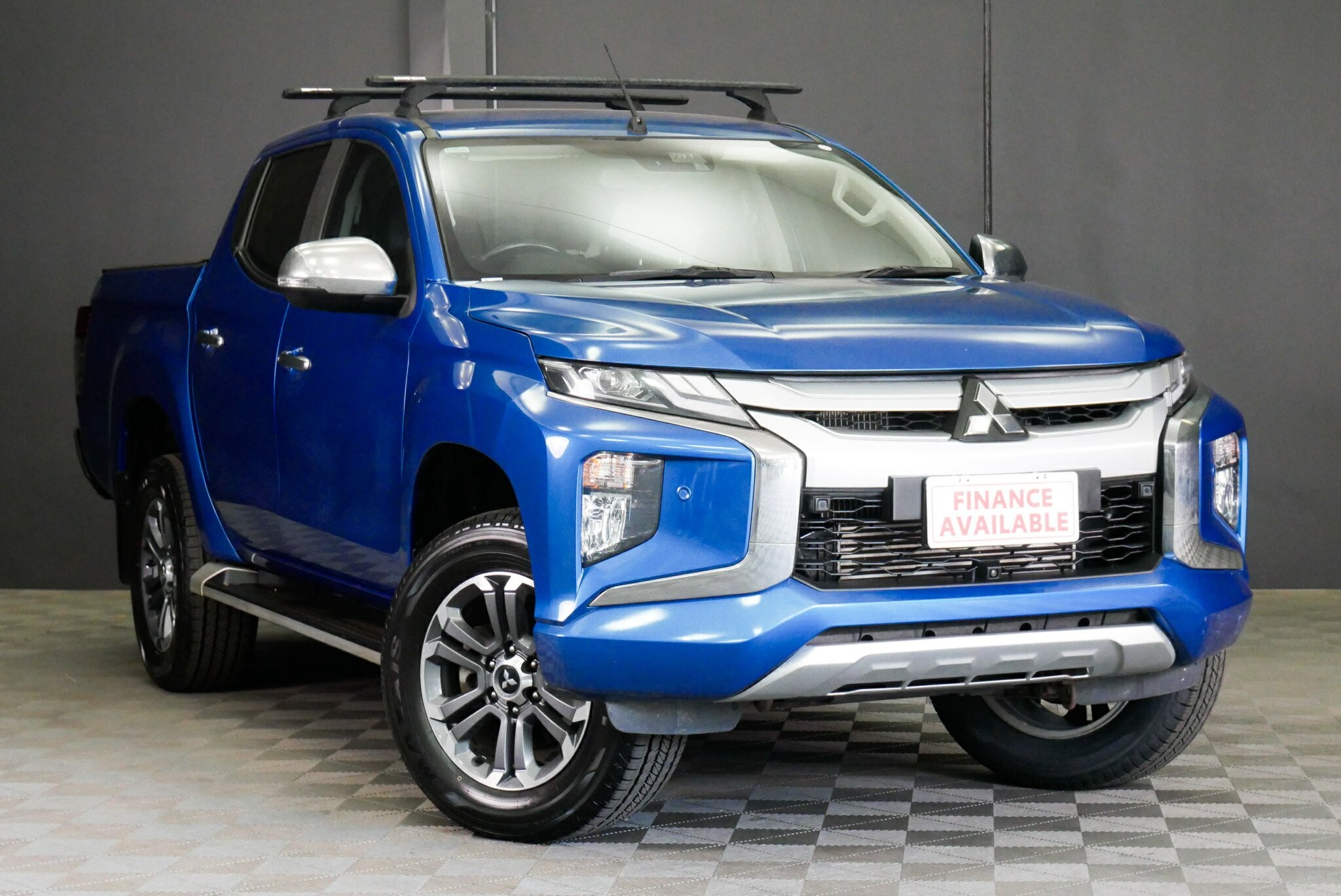 Mitsubishi Triton image 1
