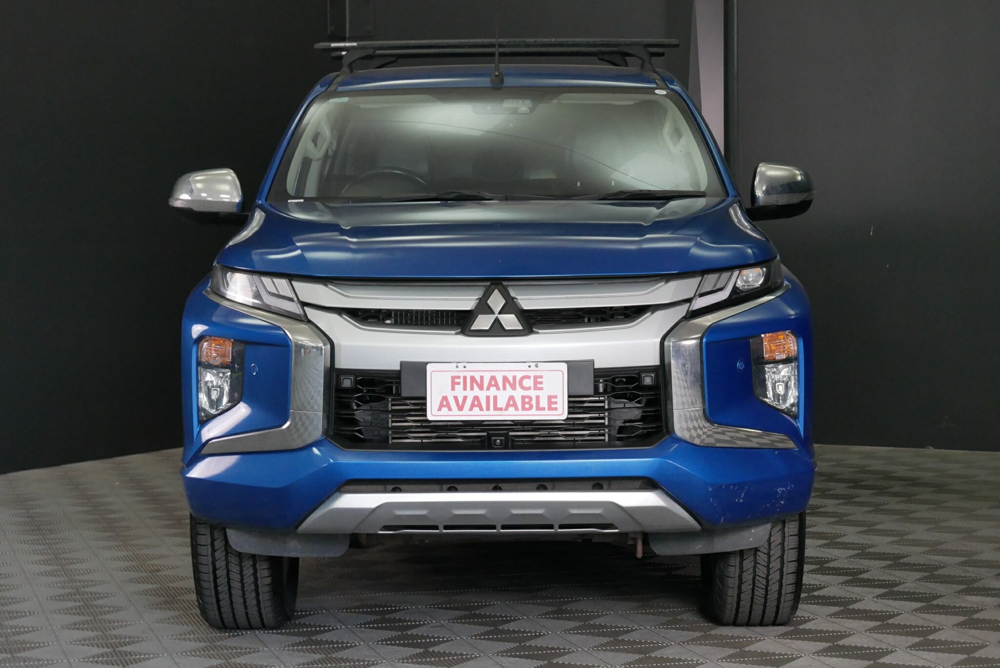Mitsubishi Triton image 2