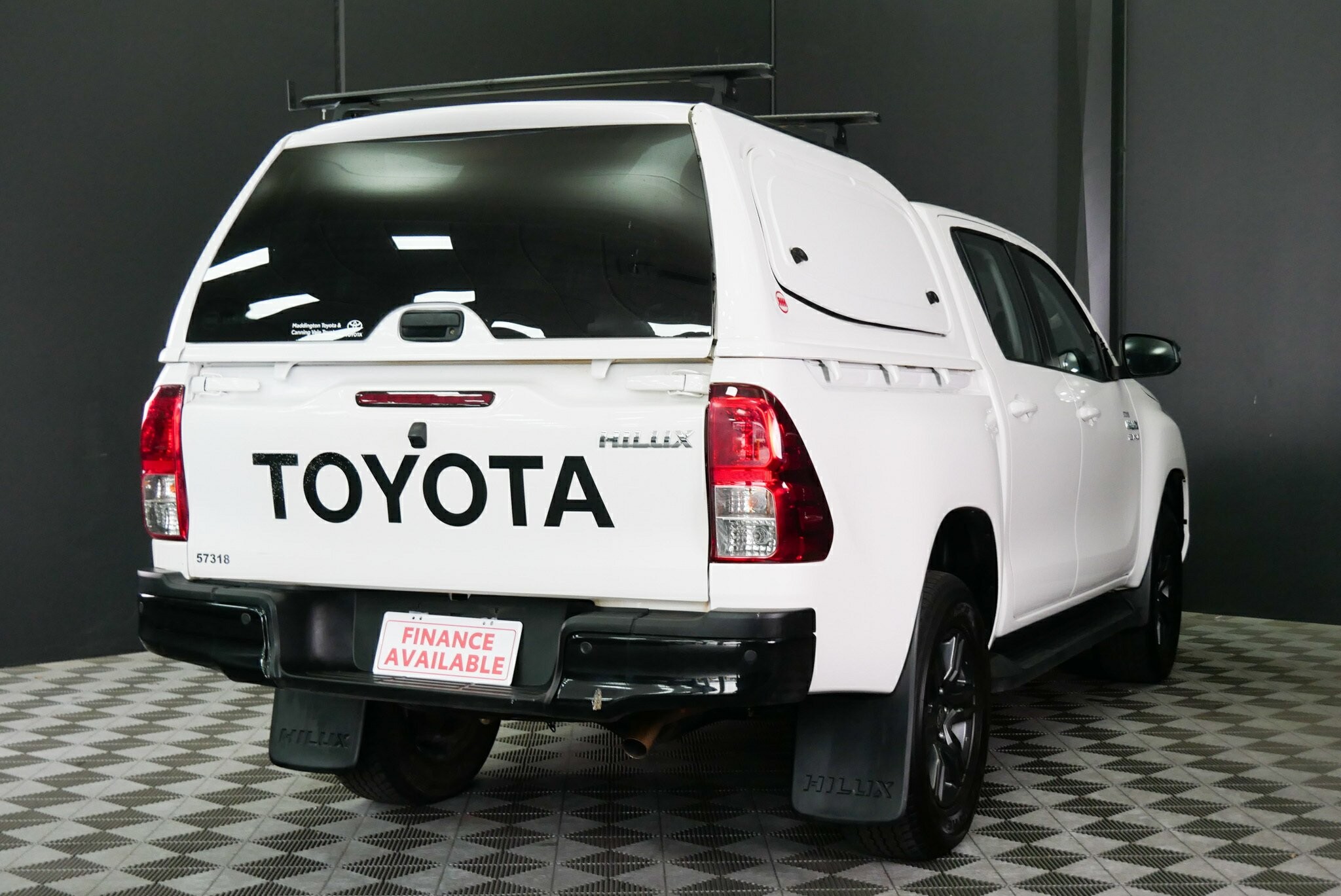 Toyota Hilux image 4