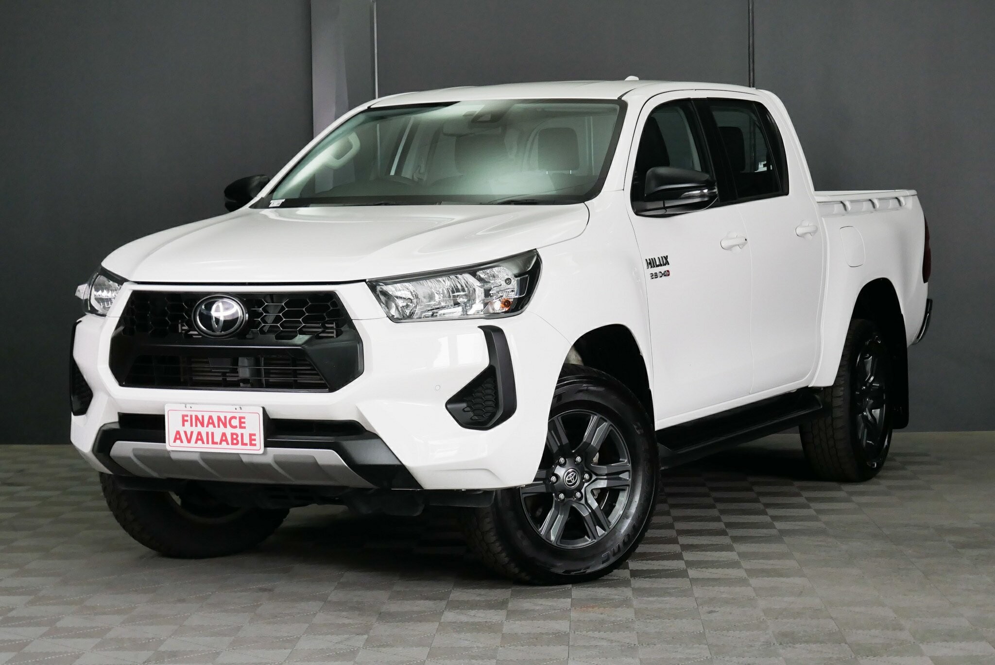Toyota Hilux image 3
