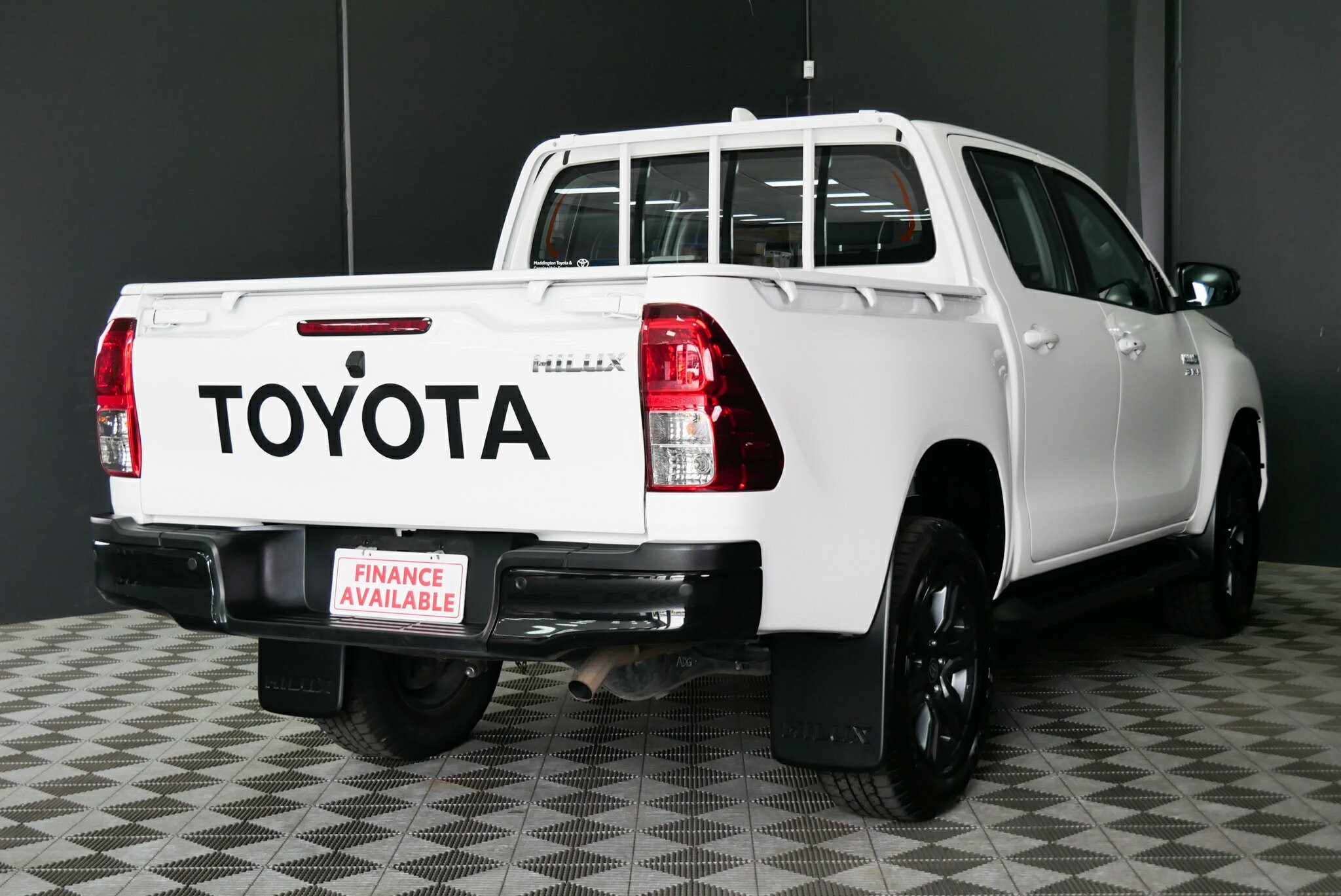Toyota Hilux image 4