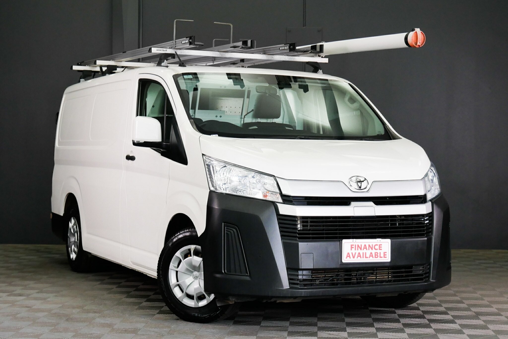Toyota Hiace image 1