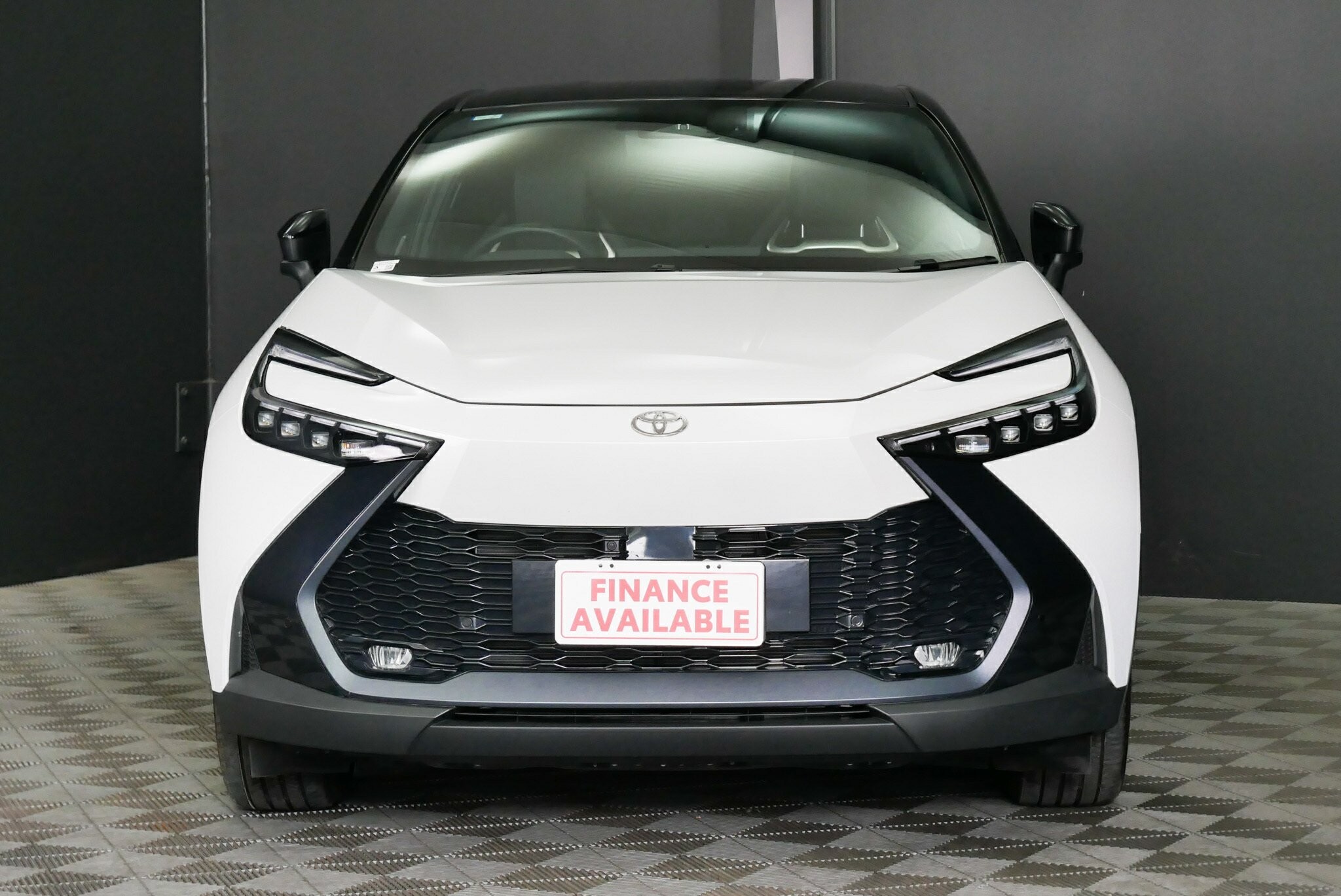 Toyota C-hr image 2
