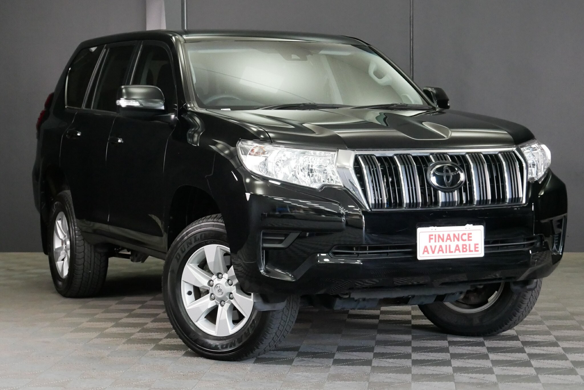 Toyota Landcruiser Prado image 1