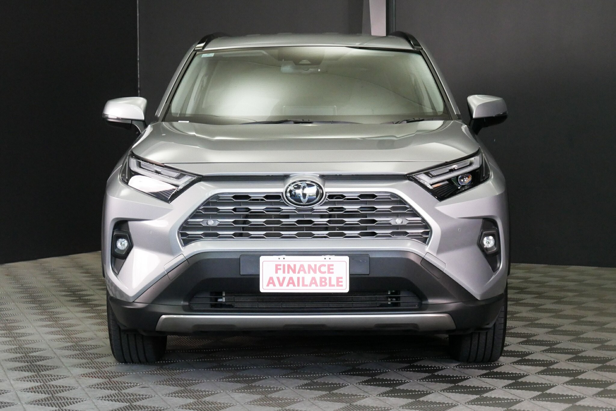 Toyota Rav4 image 2
