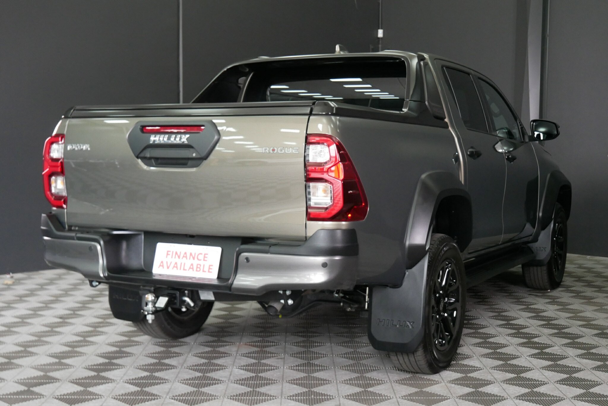Toyota Hilux image 4
