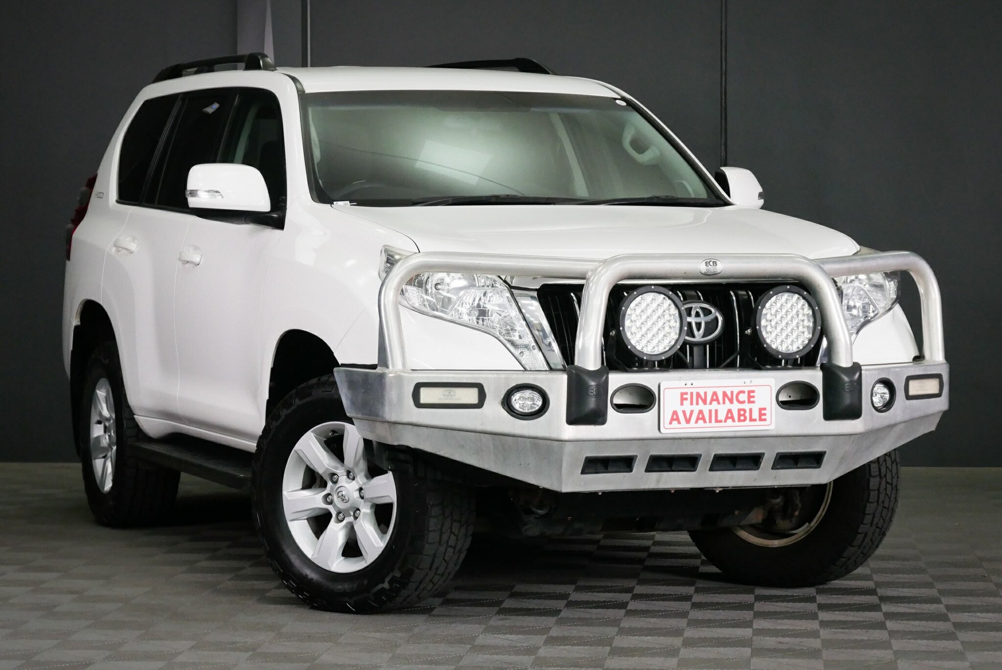 Toyota Landcruiser Prado image 1