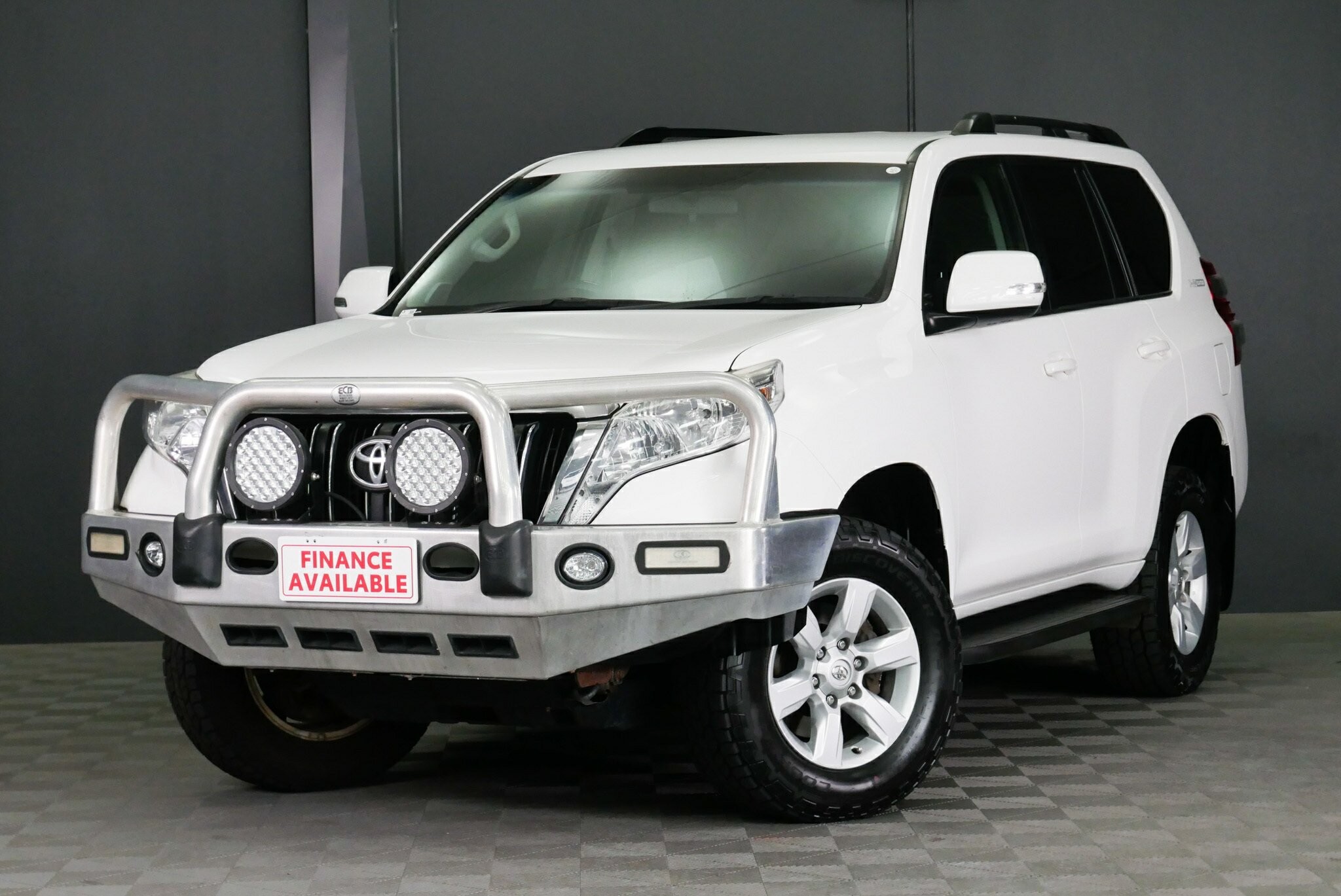 Toyota Landcruiser Prado image 3