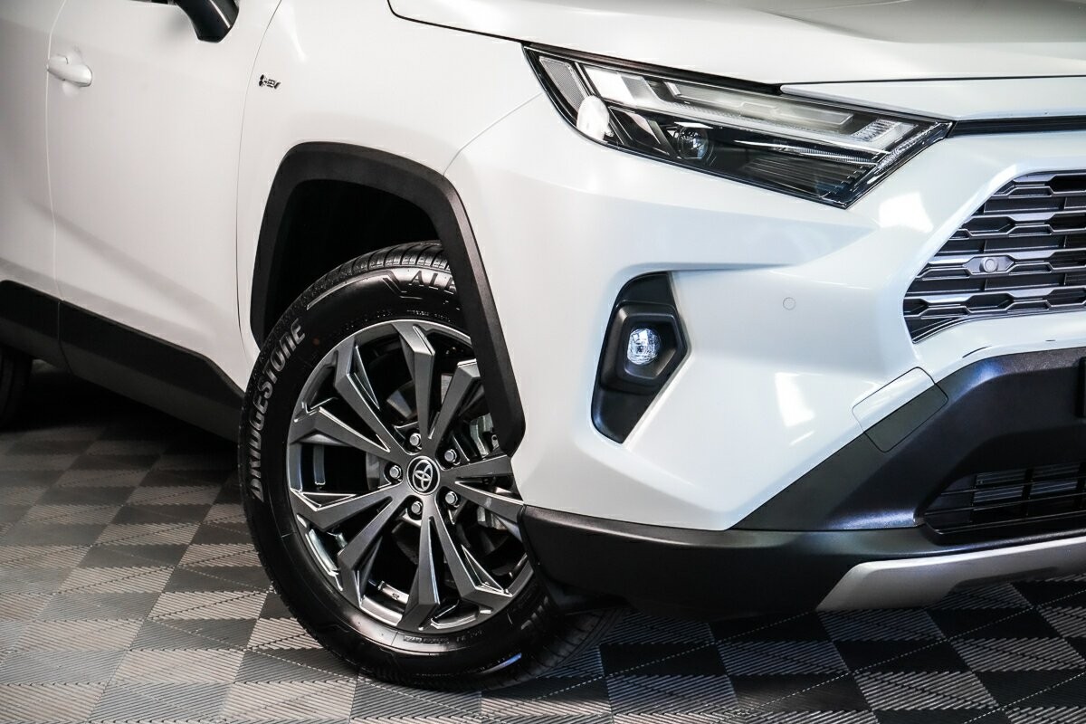 Toyota Rav4 image 2