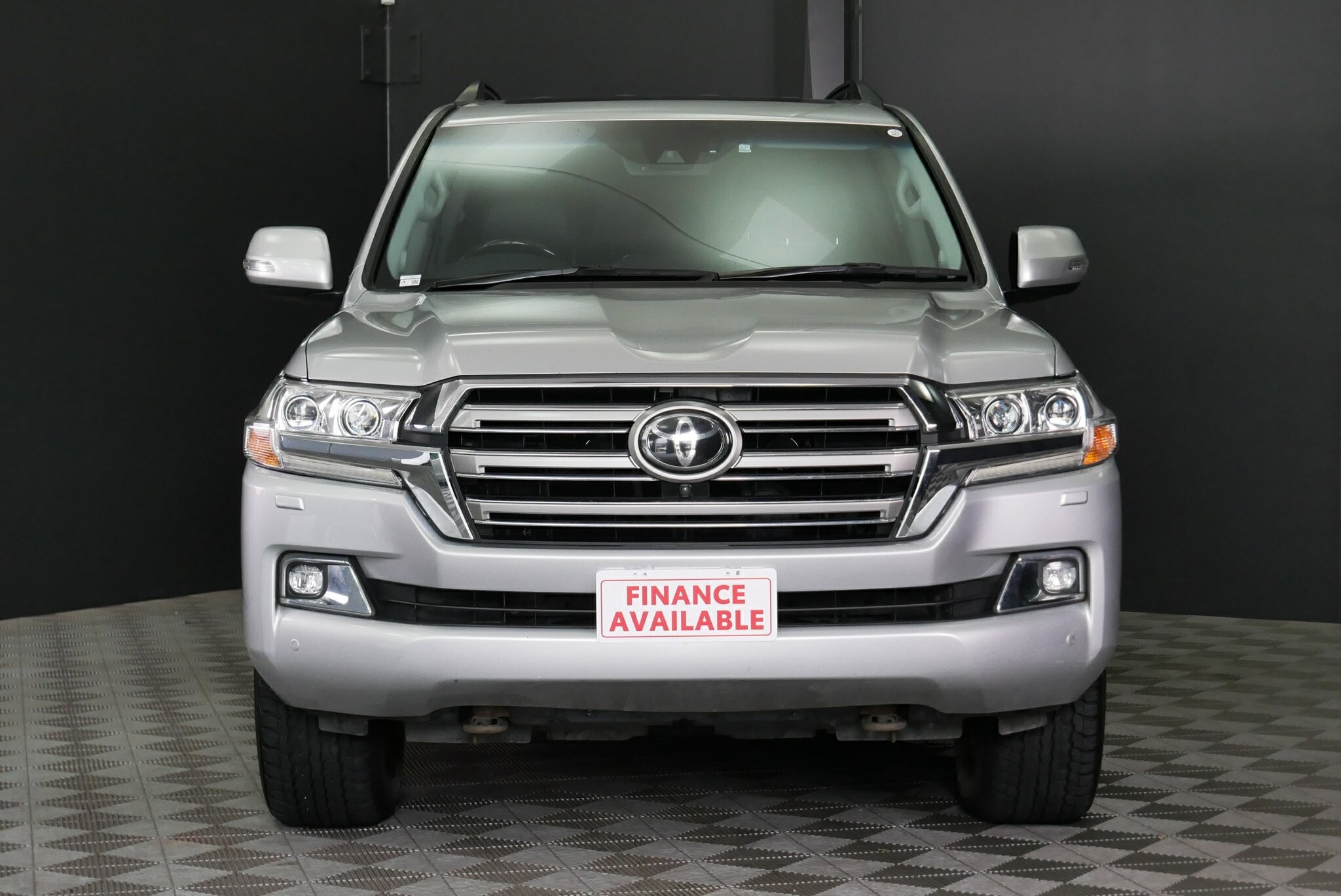 Toyota Landcruiser image 2