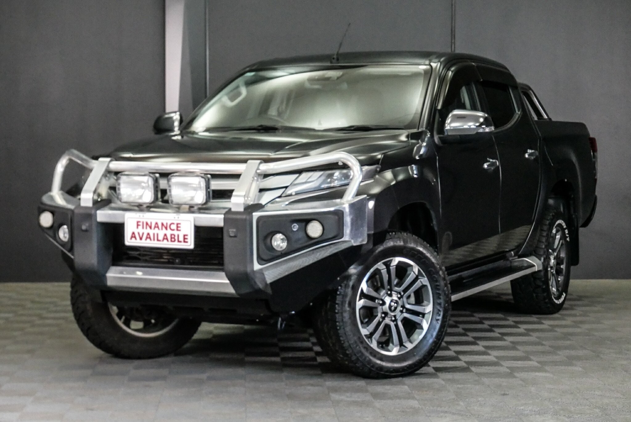 Mitsubishi Triton image 3