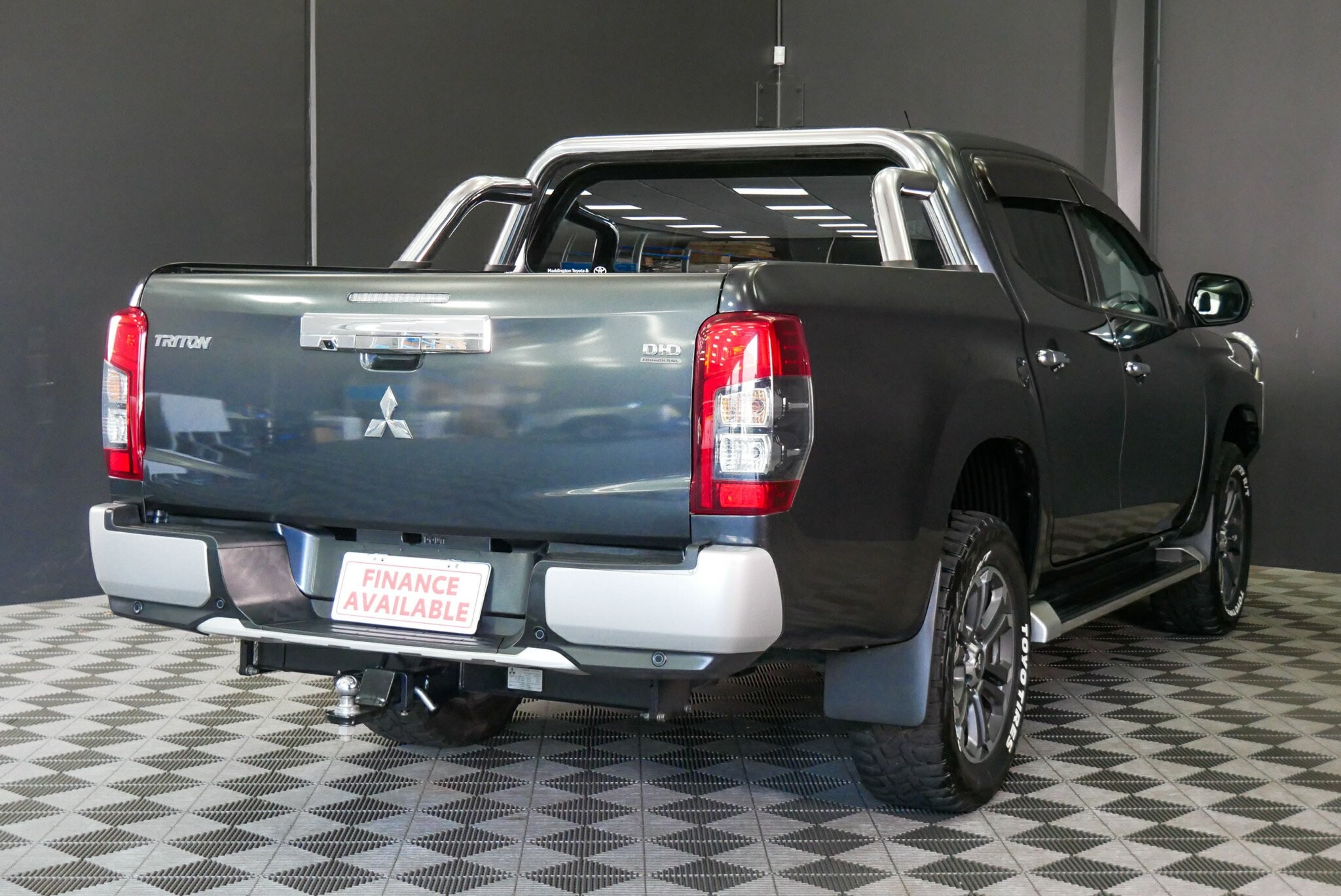 Mitsubishi Triton image 4
