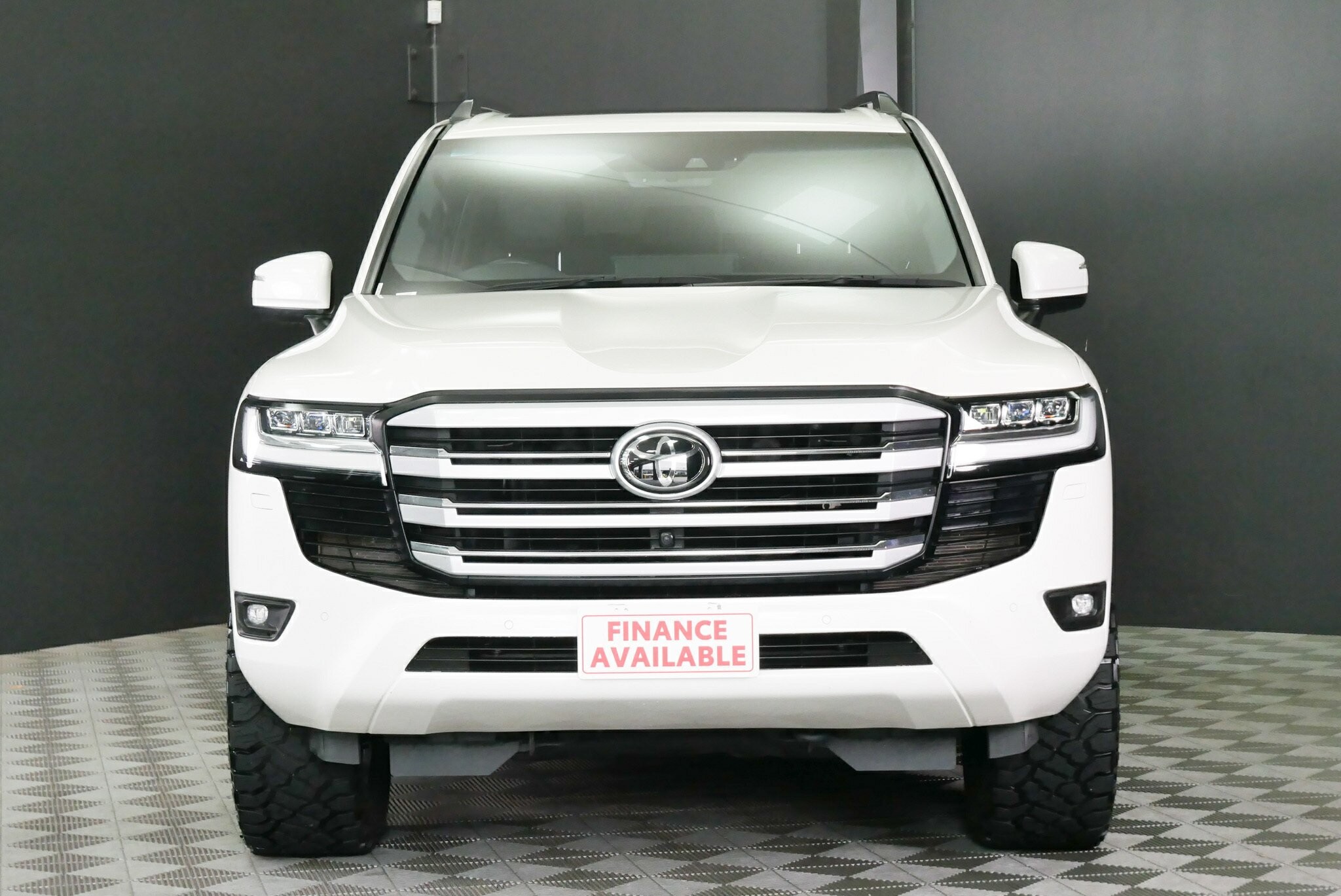 Toyota Landcruiser image 2