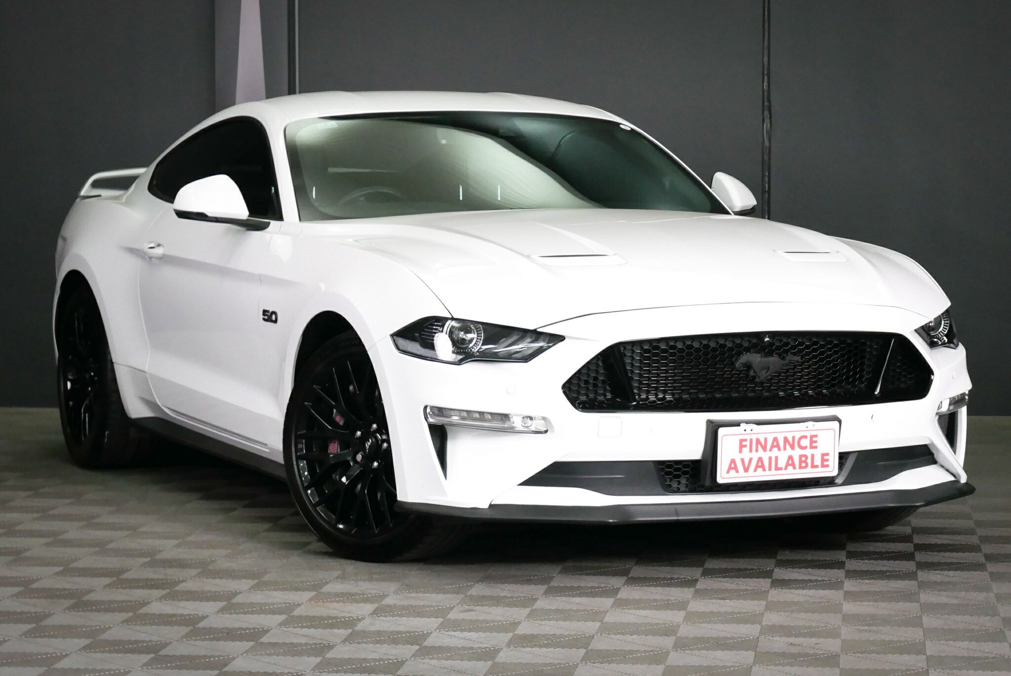 Ford Mustang image 1