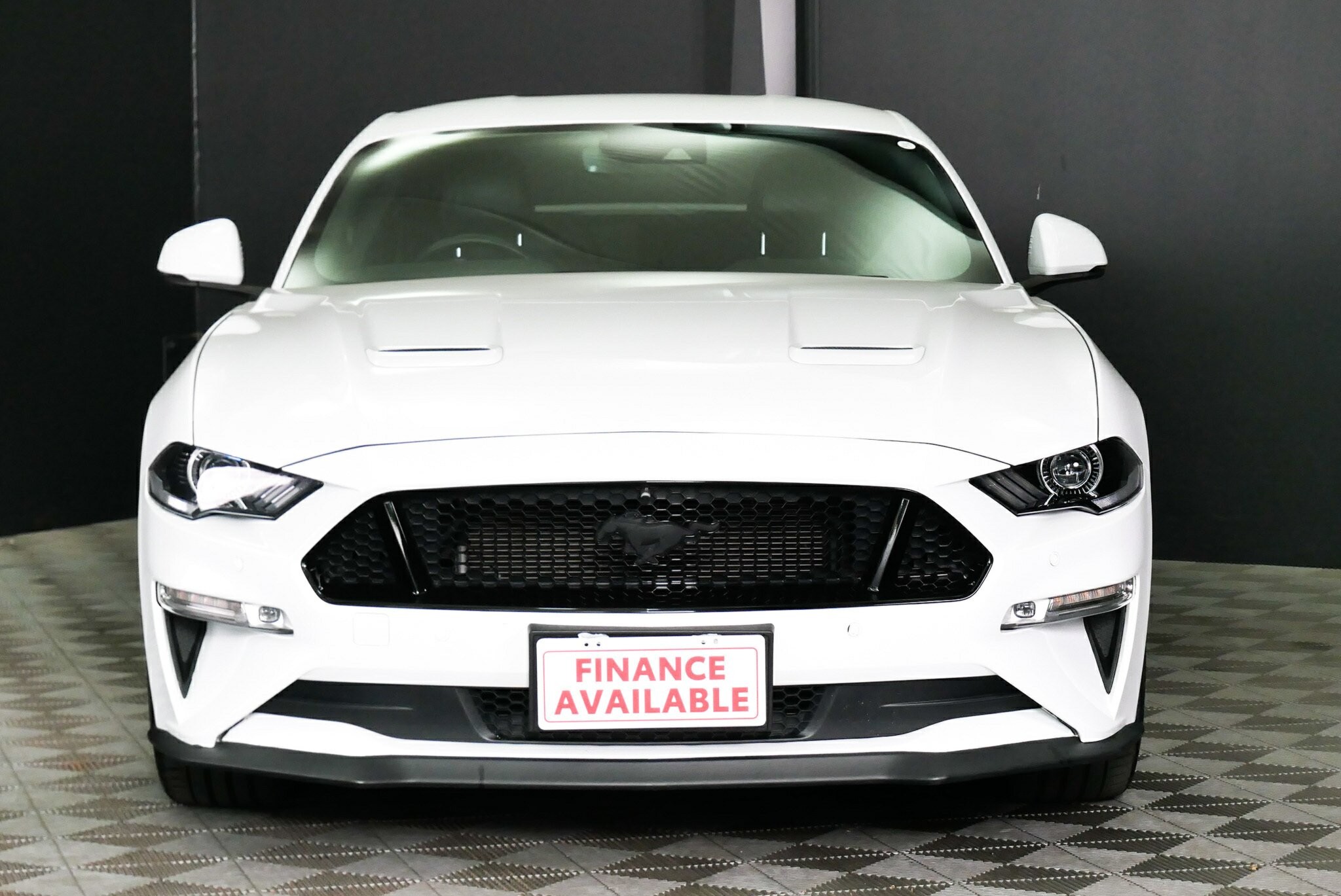 Ford Mustang image 2