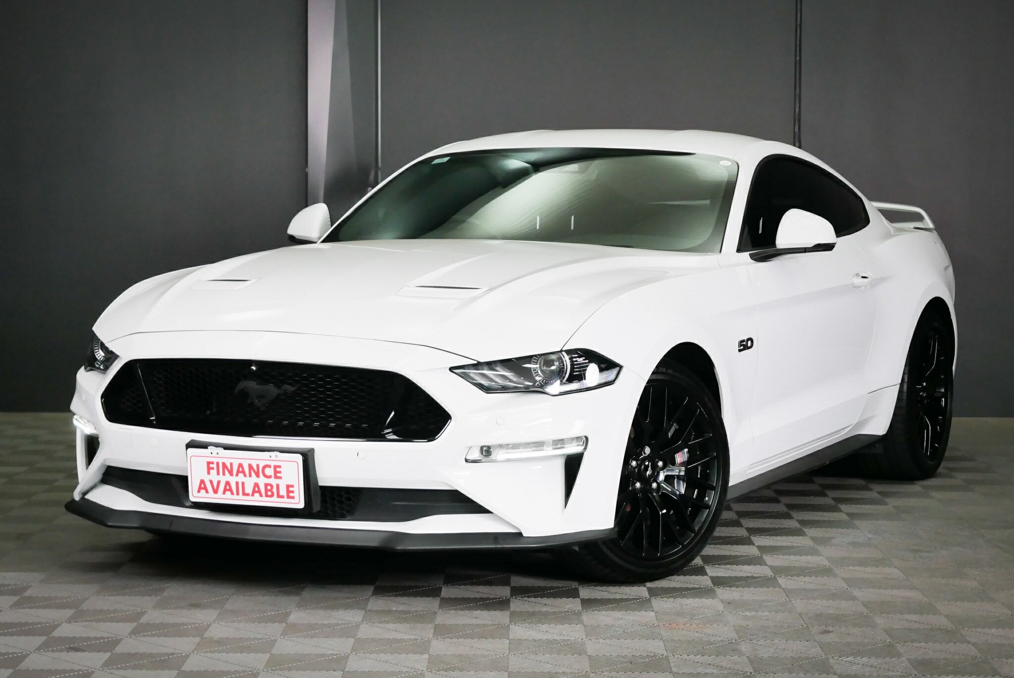 Ford Mustang image 3